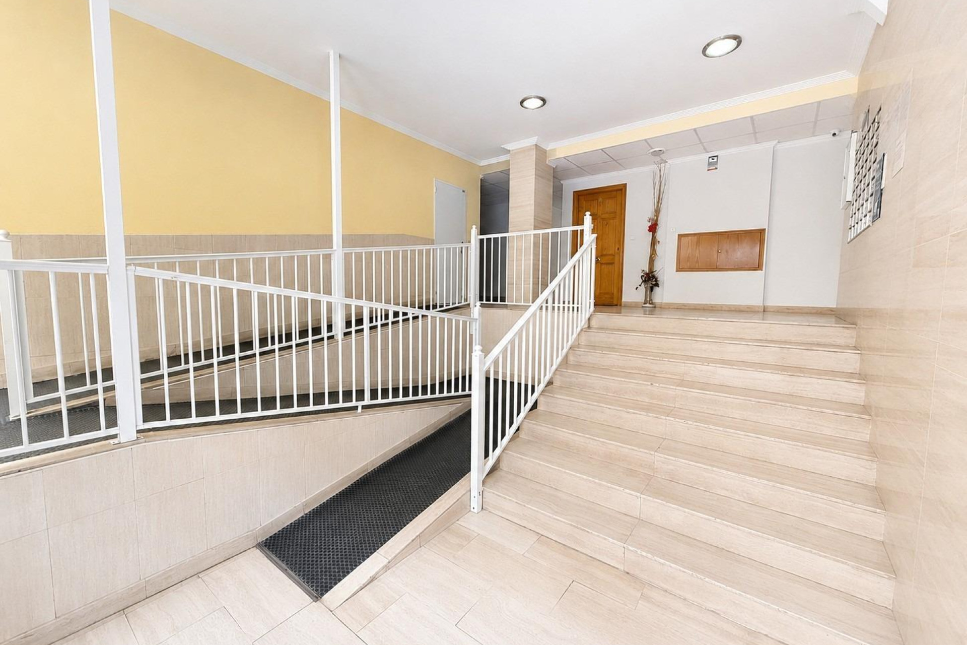 Resale - Apartment  - Torrevieja - Estacion de autobuses