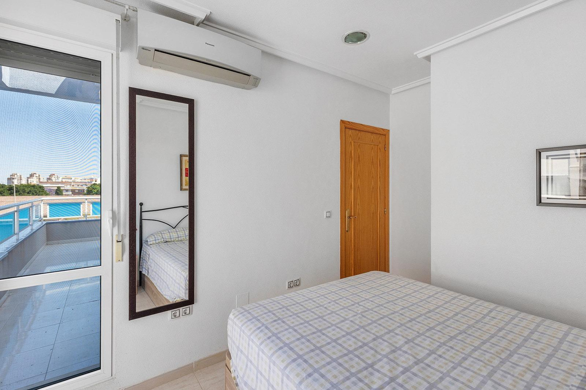 Resale - Apartment  - Torrevieja - Estacion de autobuses