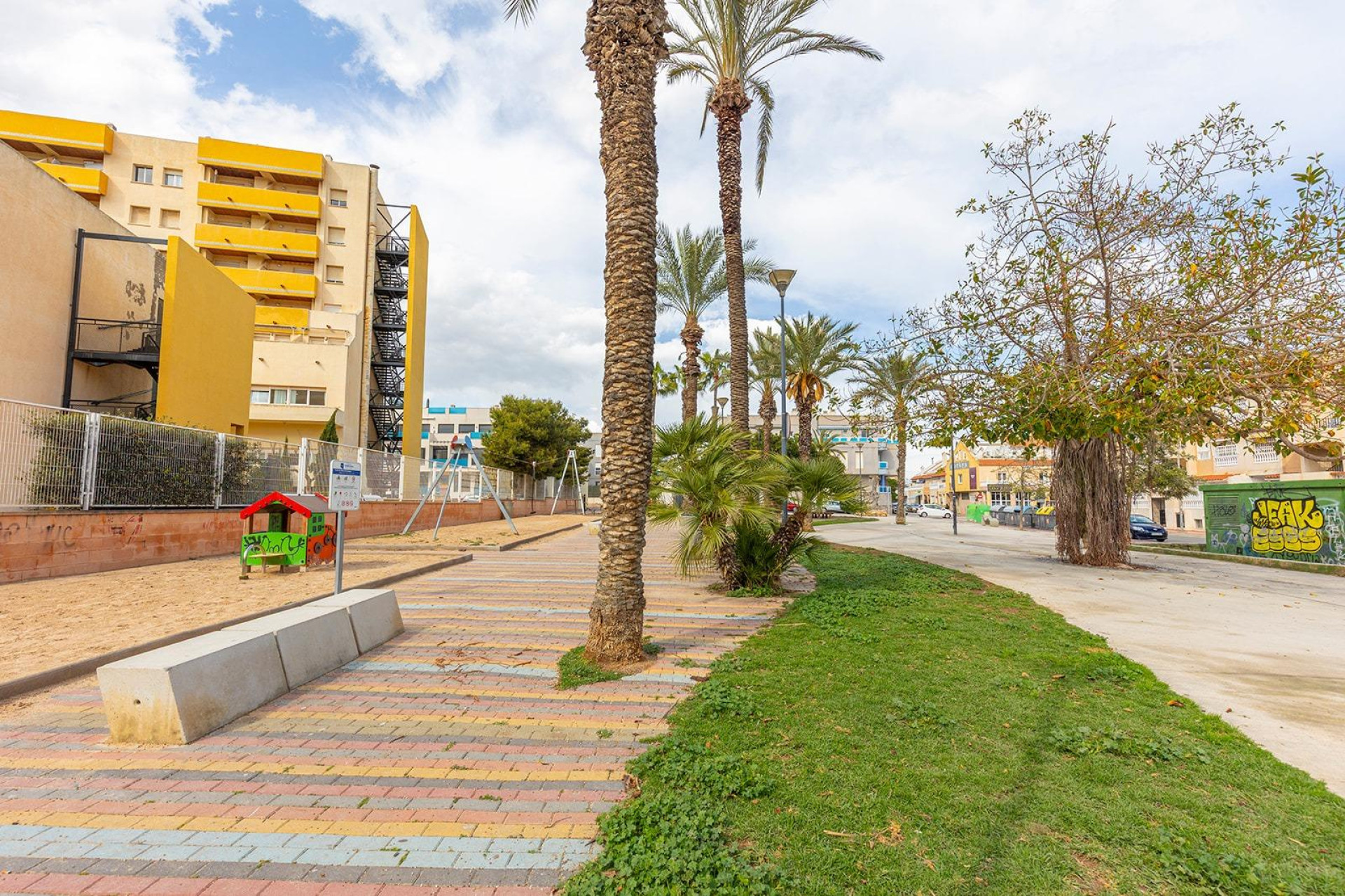 Resale - Apartment  - Torrevieja - Estacion de autobuses