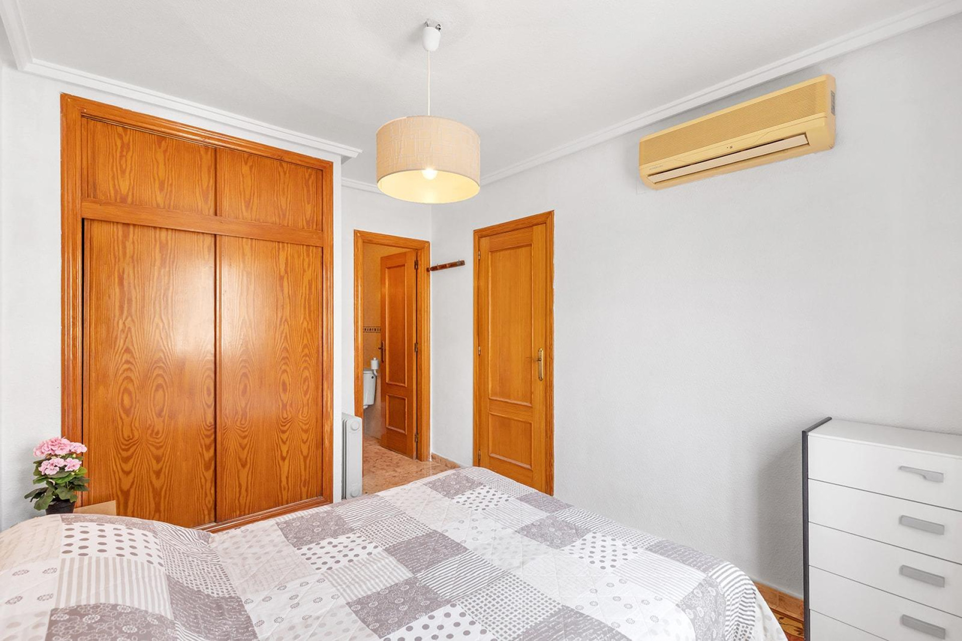 Resale - Apartment  - Torrevieja - Estacion de autobuses
