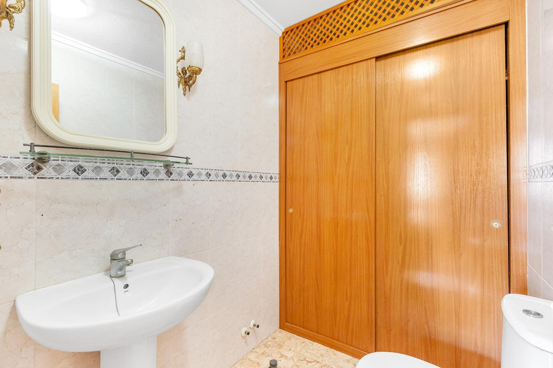 Resale - Apartment  - Torrevieja - Estacion de autobuses