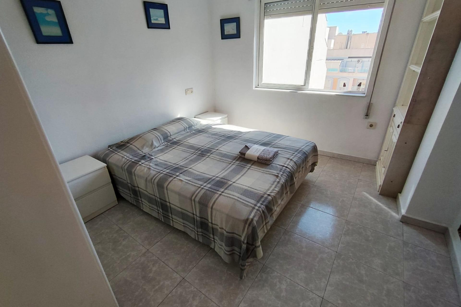 Resale - Apartment  - Torrevieja - Estacion de autobuses