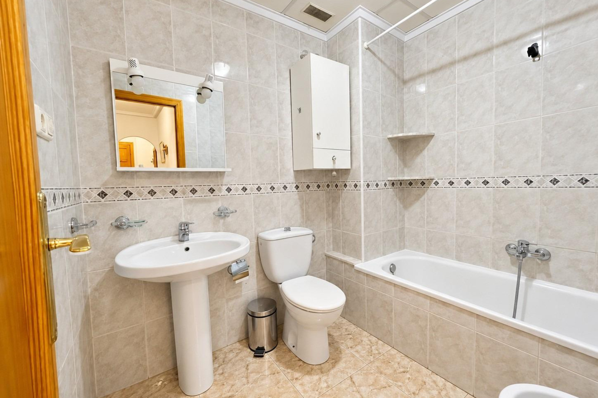 Resale - Apartment  - Torrevieja - Estacion de autobuses