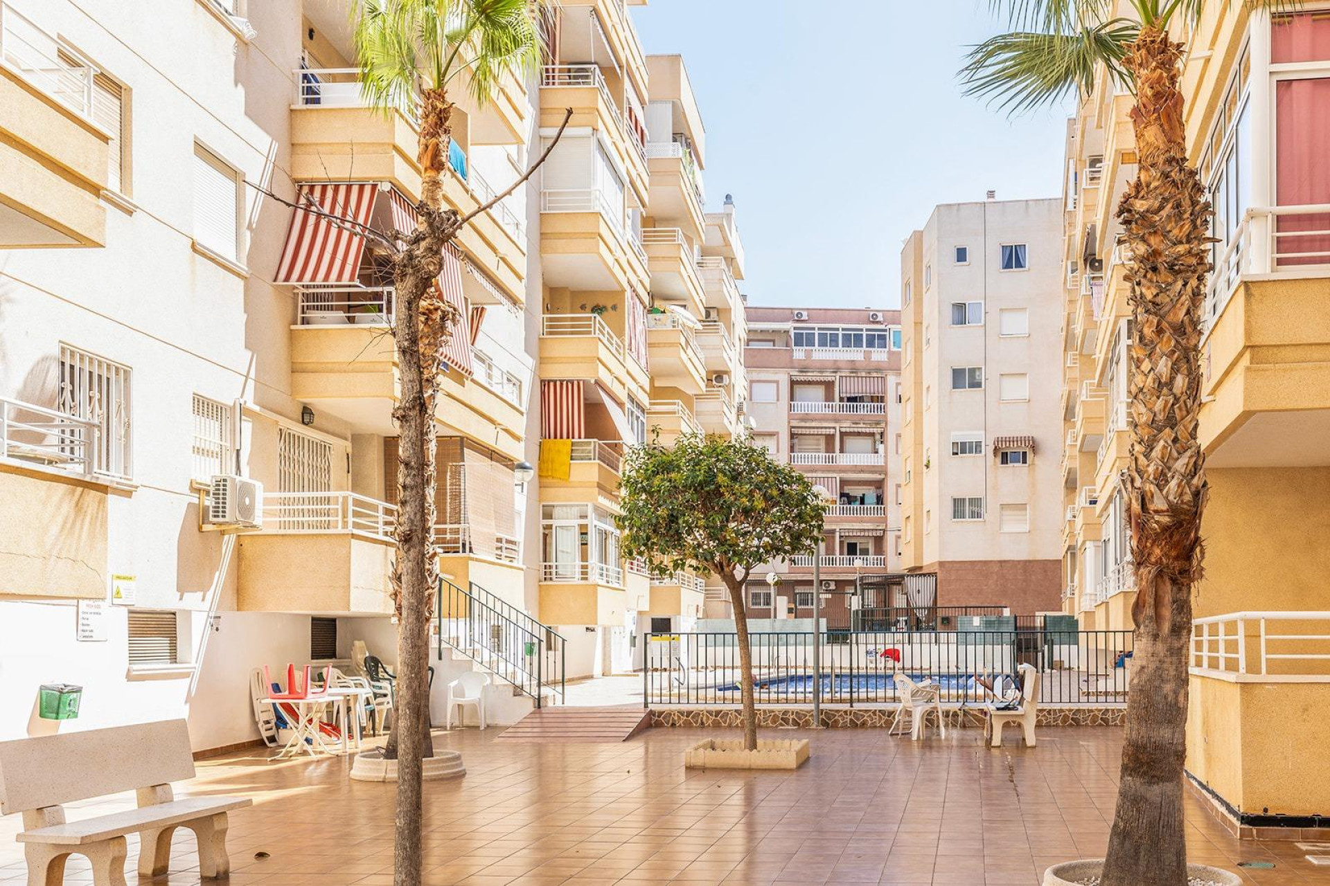 Resale - Apartment  - Torrevieja - Estacion de autobuses