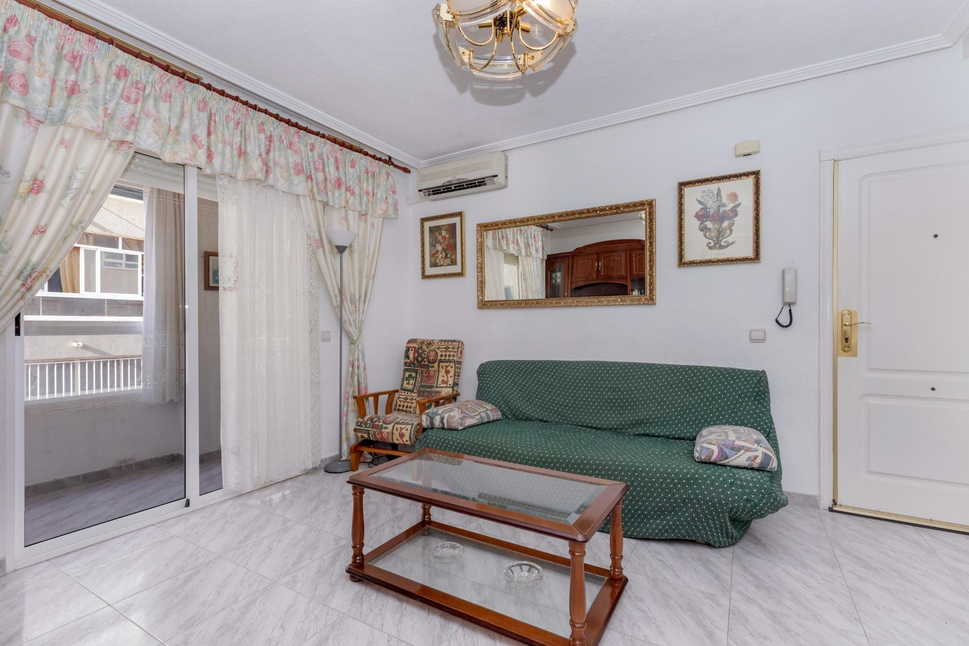 Resale - Apartment  - Torrevieja - Estacion de autobuses