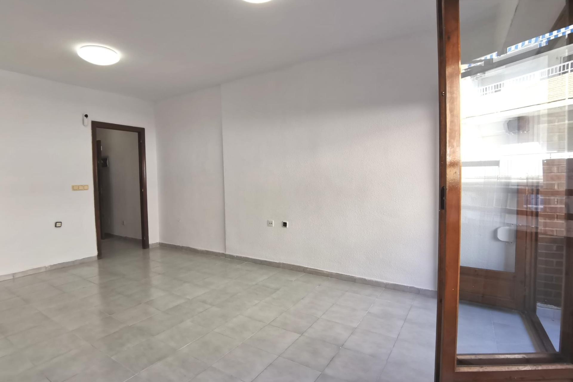 Resale - Apartment  - Torrevieja - Estacion de autobuses