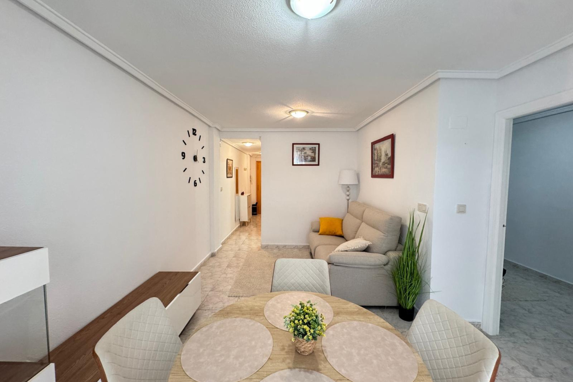 Resale - Apartment  - Torrevieja - Estacion de autobuses