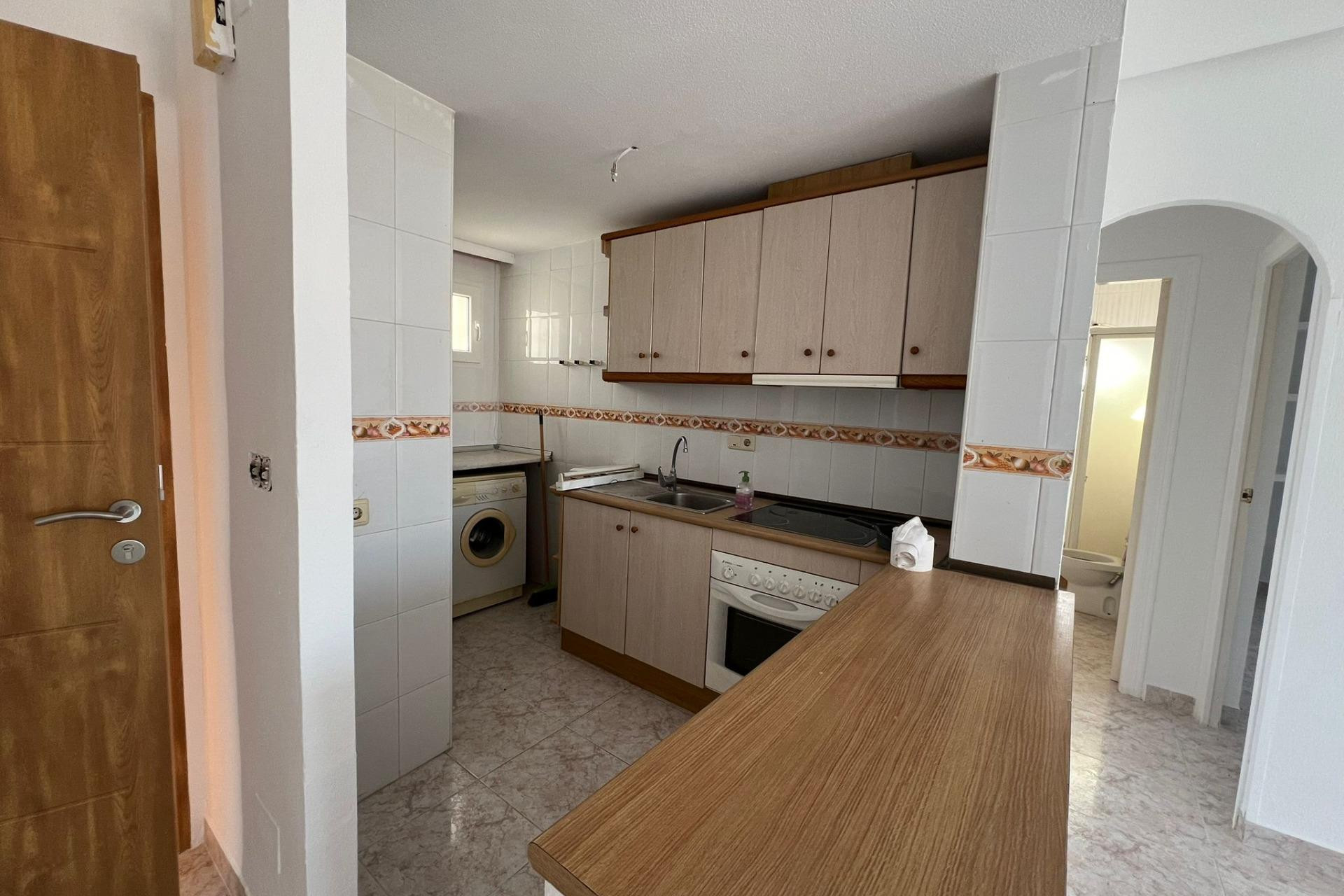 Resale - Apartment  - Torrevieja - Estacion de autobuses