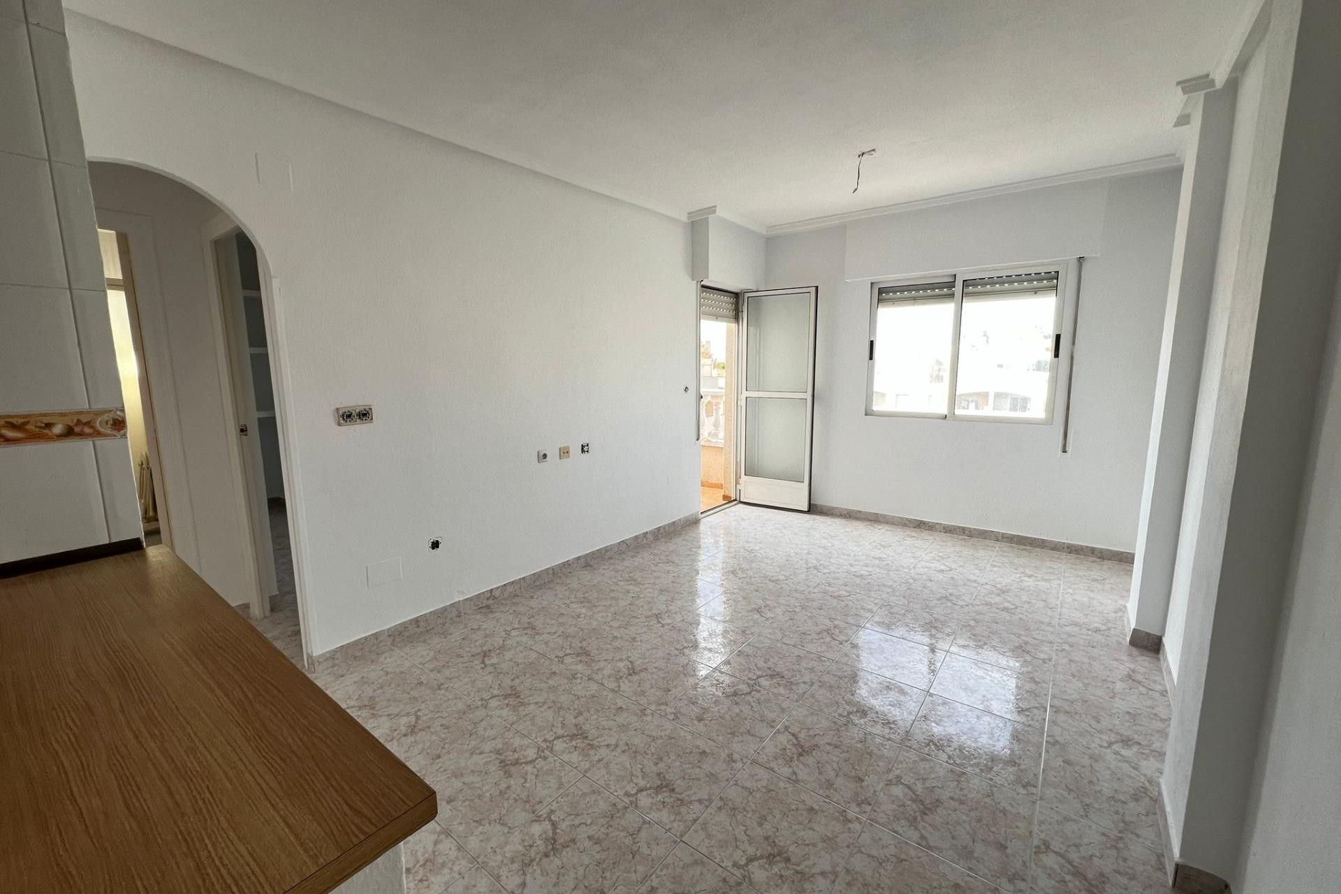 Resale - Apartment  - Torrevieja - Estacion de autobuses