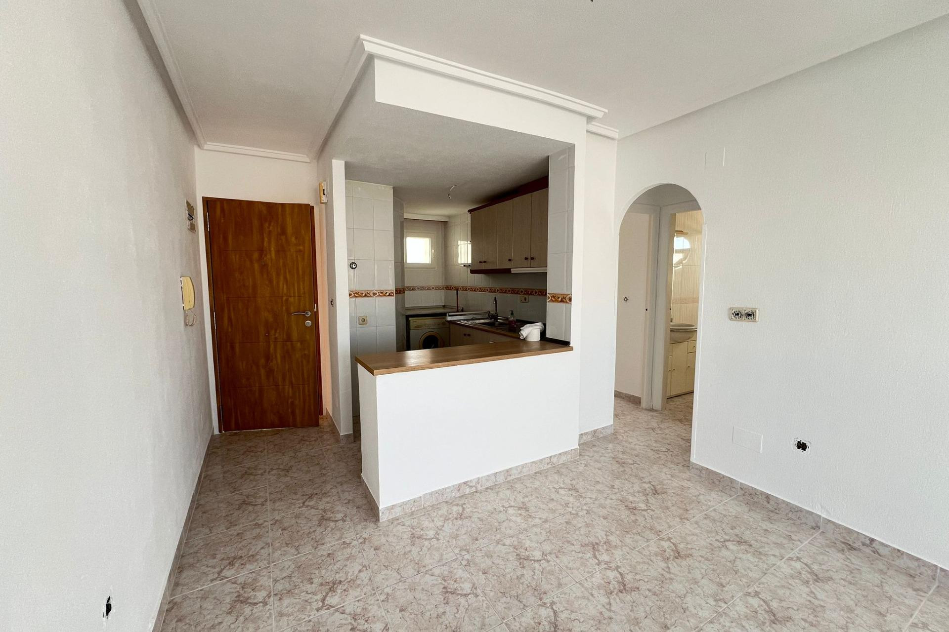 Resale - Apartment  - Torrevieja - Estacion de autobuses