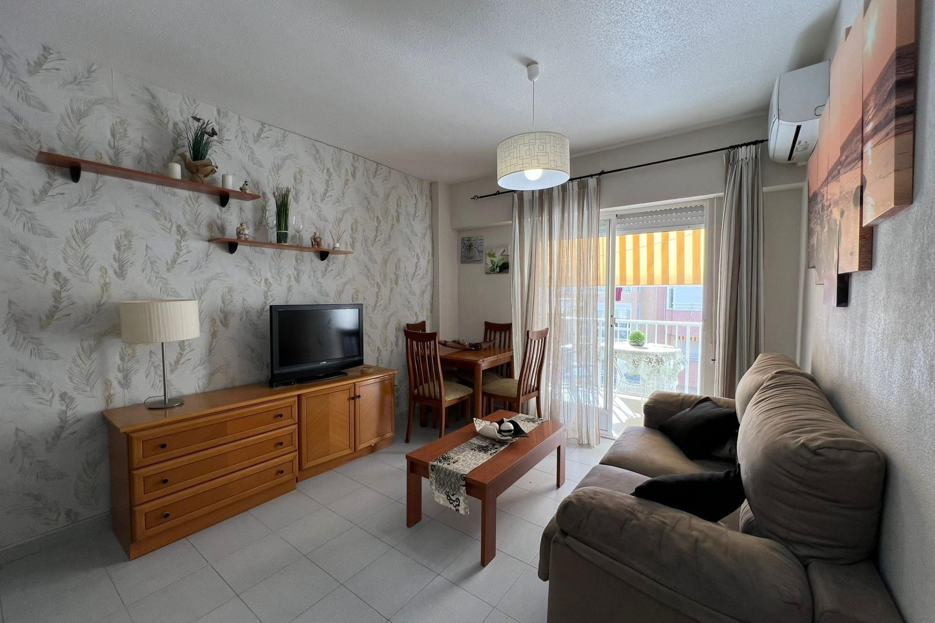 Resale - Apartment  - Torrevieja - Estacion de autobuses