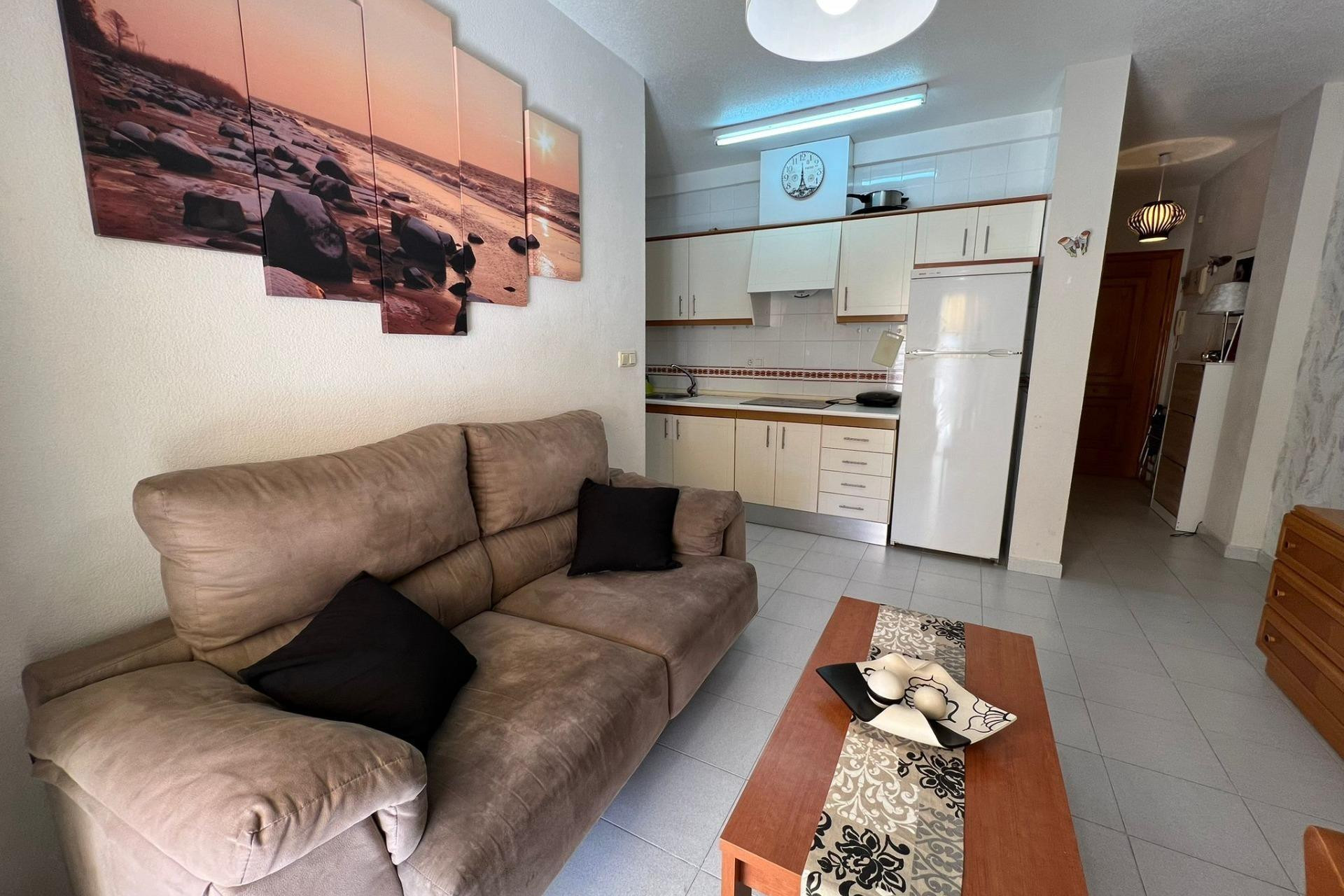 Resale - Apartment  - Torrevieja - Estacion de autobuses