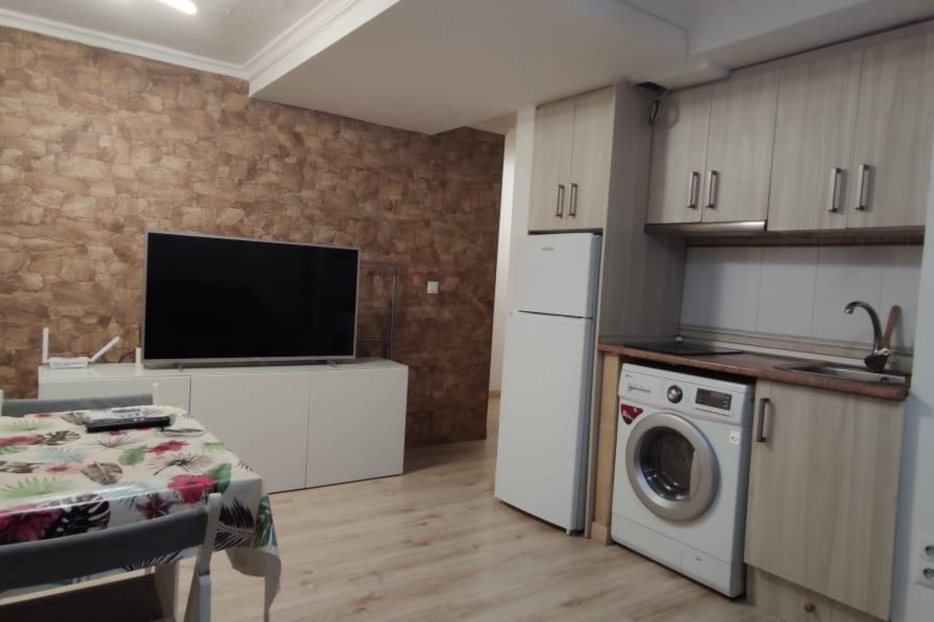 Resale - Apartment  - Torrevieja - Estacion de autobuses