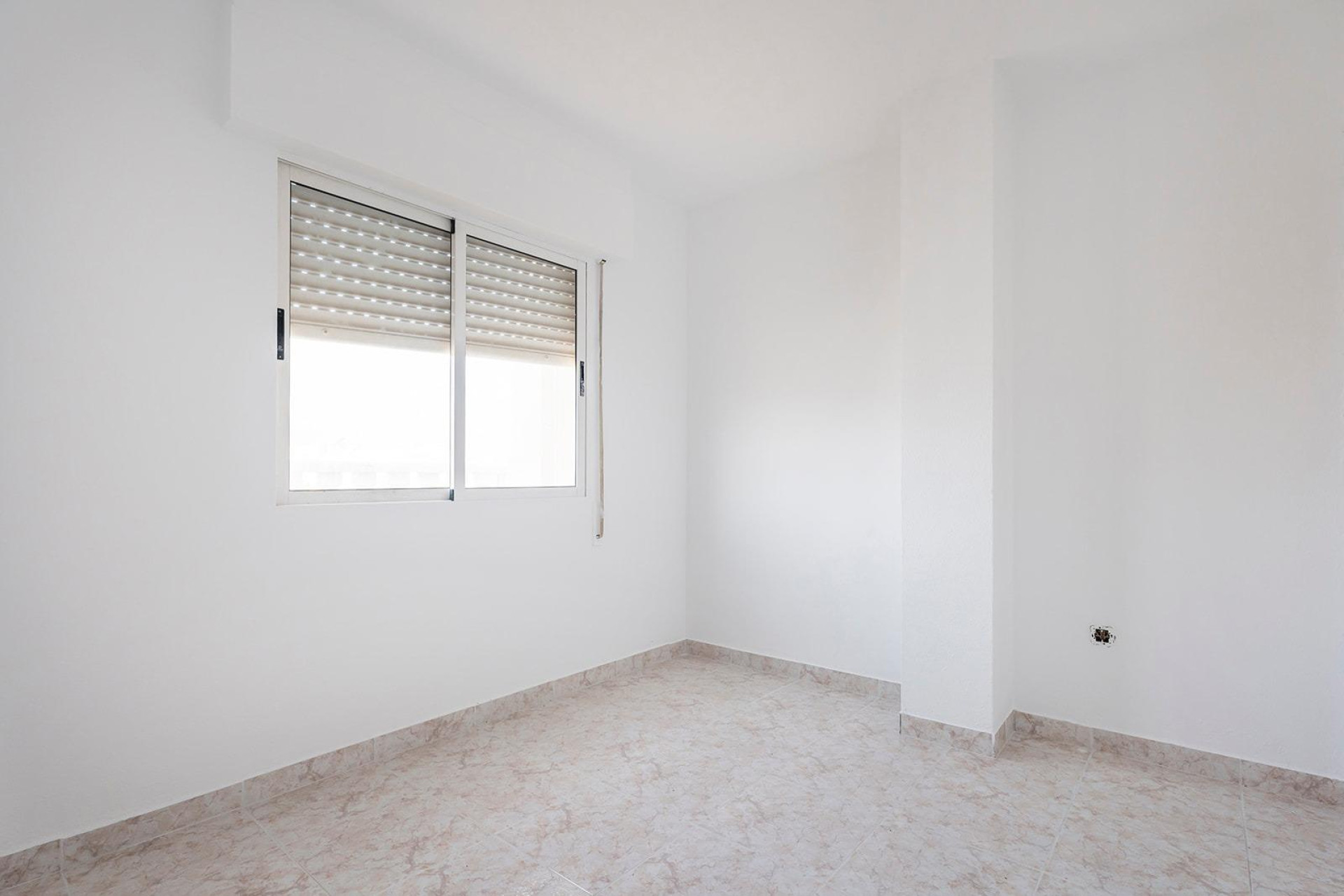 Resale - Apartment  - Torrevieja - Estacion de autobuses