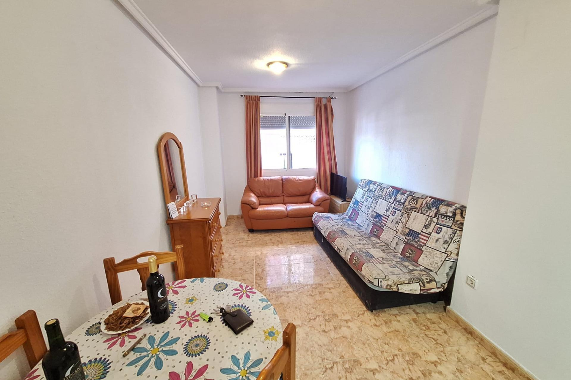 Resale - Apartment  - Torrevieja - Estacion de autobuses