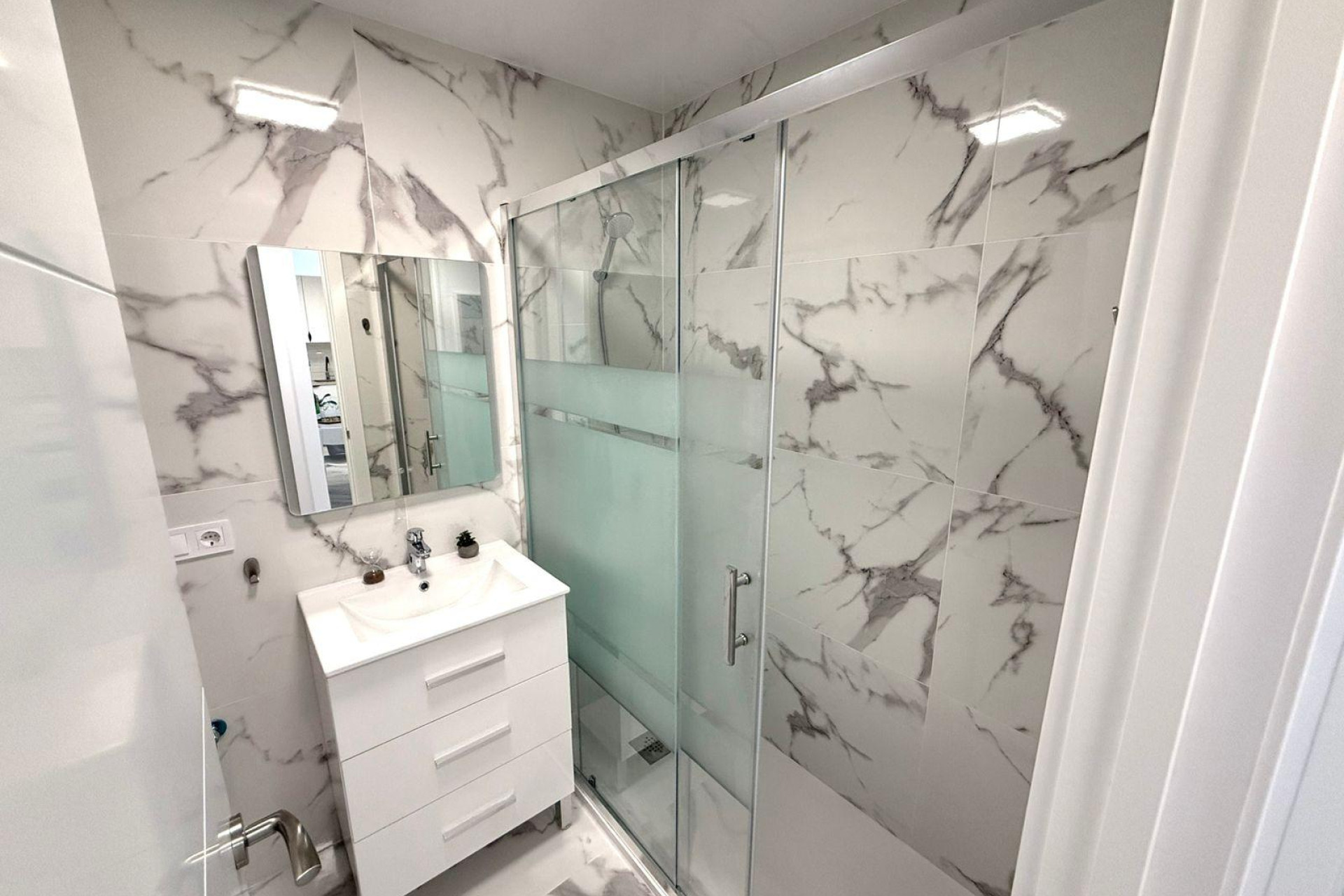 Resale - Apartment  - Torrevieja - Estacion de autobuses