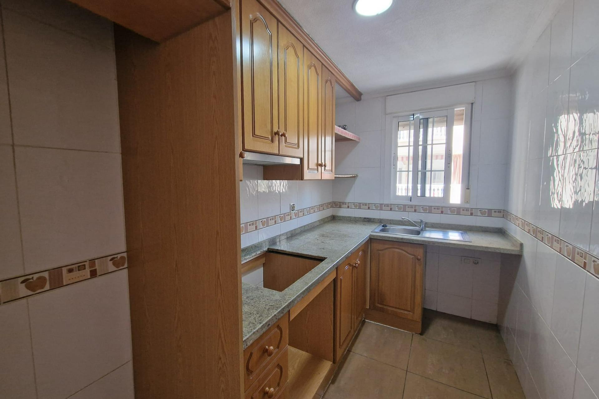 Resale - Apartment  - Torrevieja - Estacion de autobuses