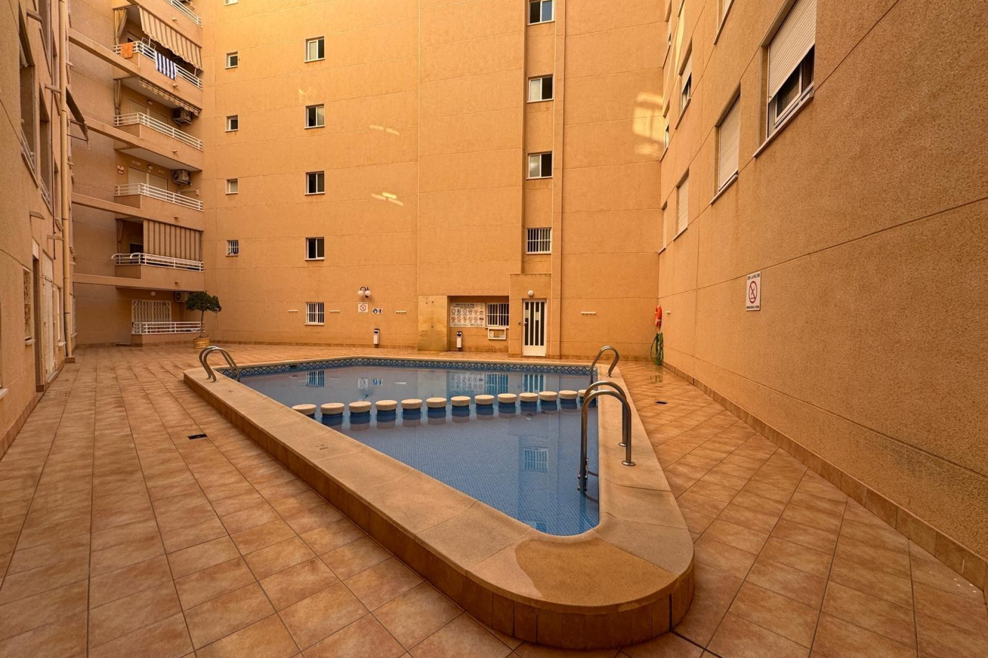 Resale - Apartment  - Torrevieja - Estacion de autobuses
