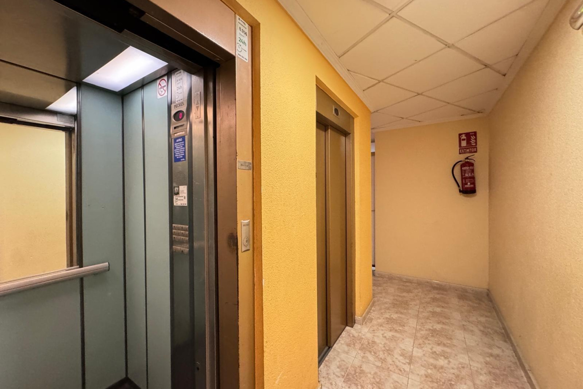 Resale - Apartment  - Torrevieja - Estacion de autobuses