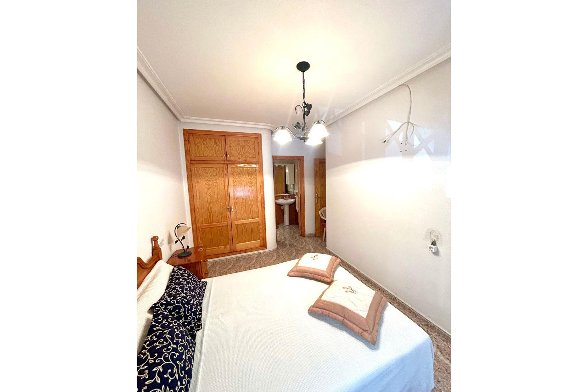 Resale - Apartment  - Torrevieja - Estacion de autobuses