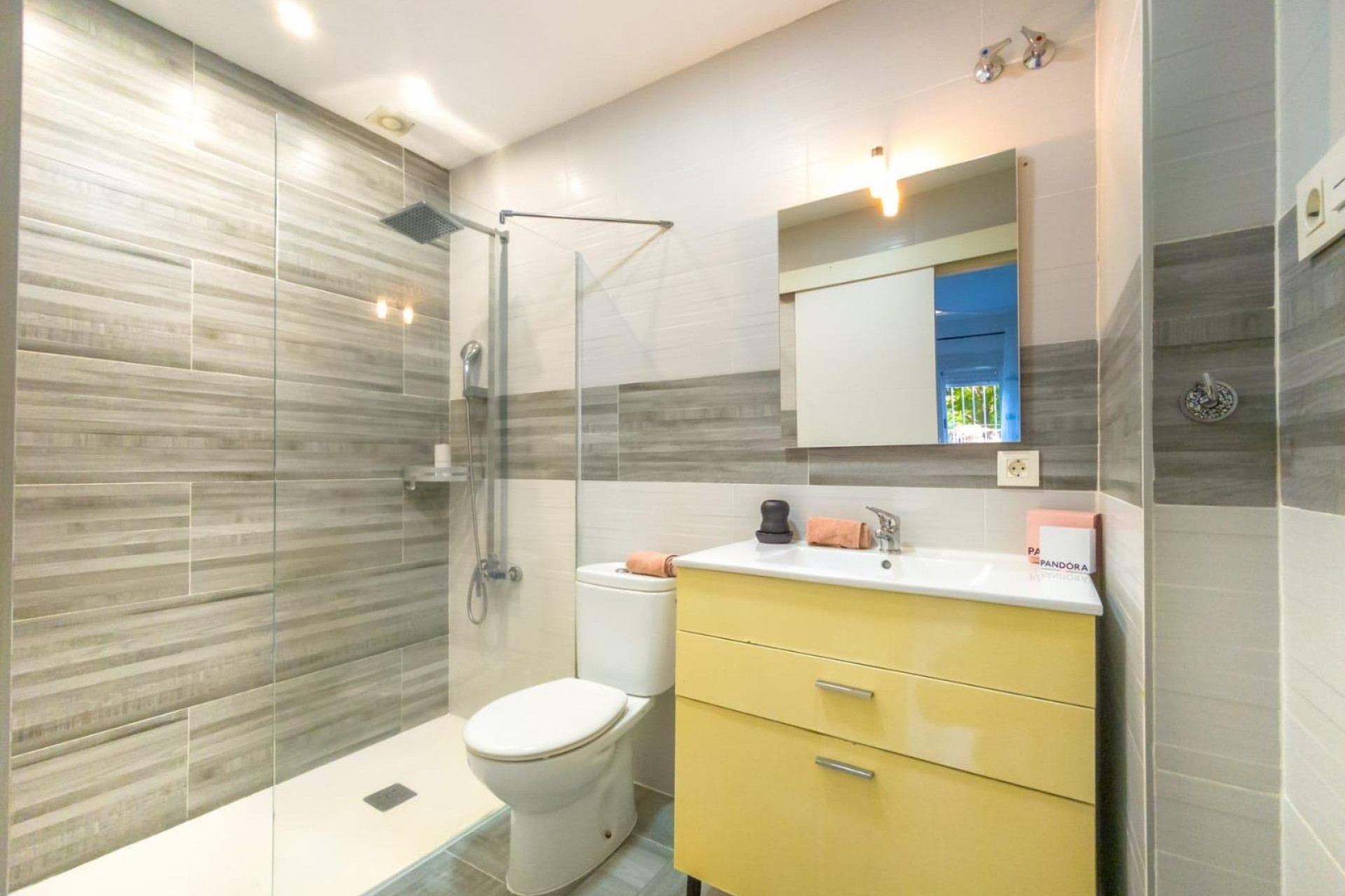 Resale - Apartment  - Torrevieja - Estacion de autobuses