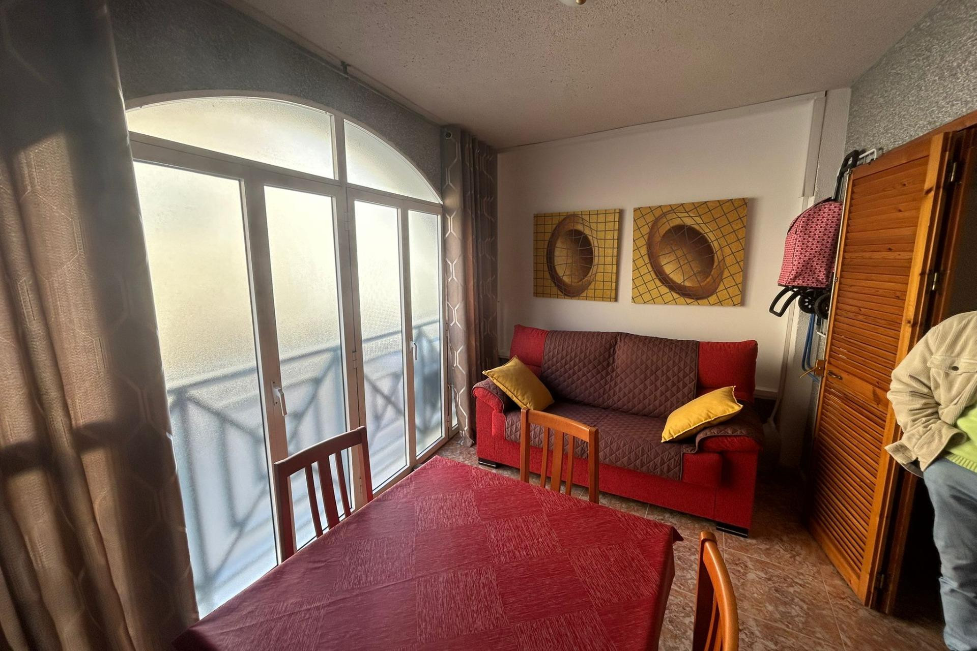 Resale - Apartment  - Torrevieja - Estacion de autobuses