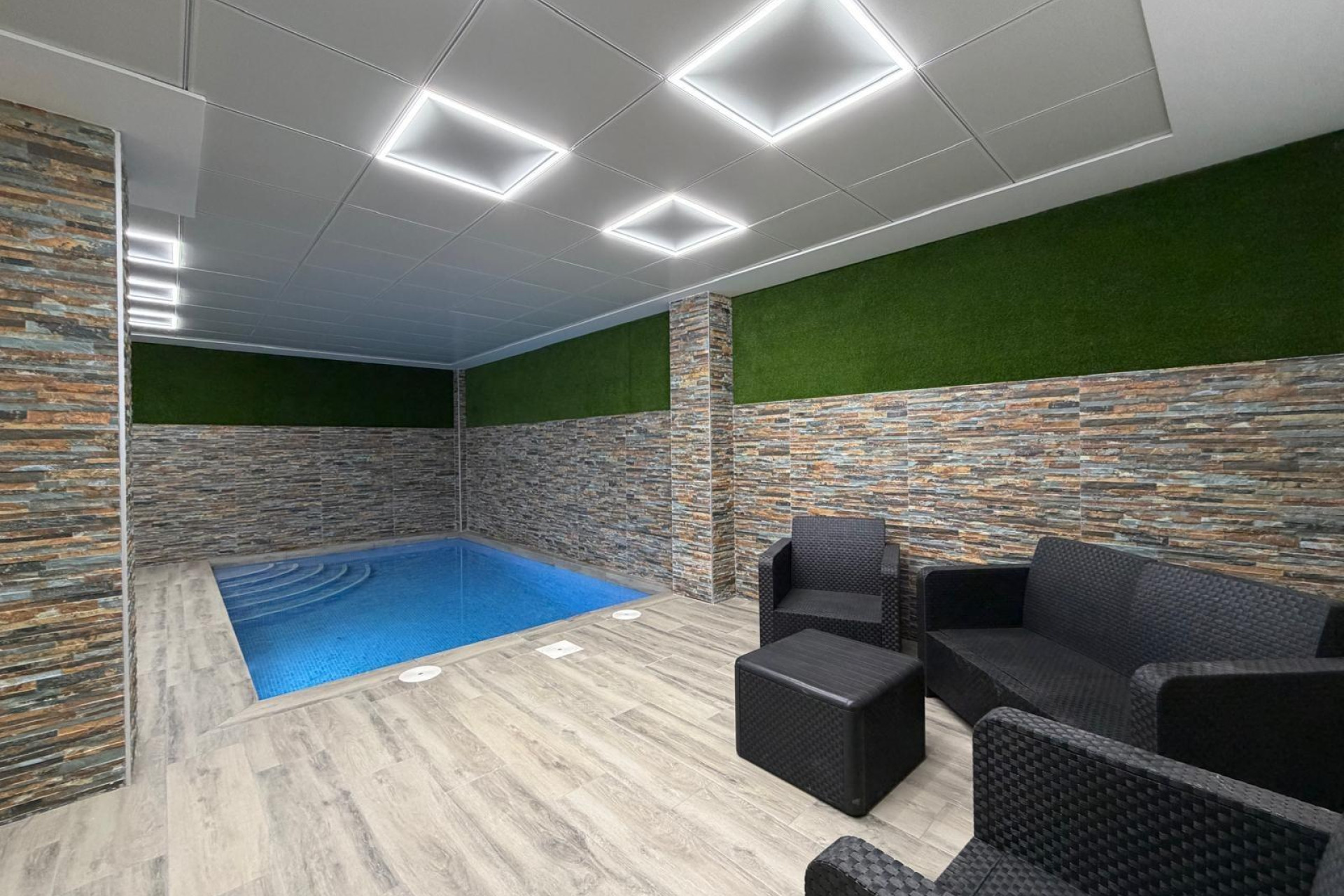 Resale - Apartment  - Torrevieja - Estacion de autobuses