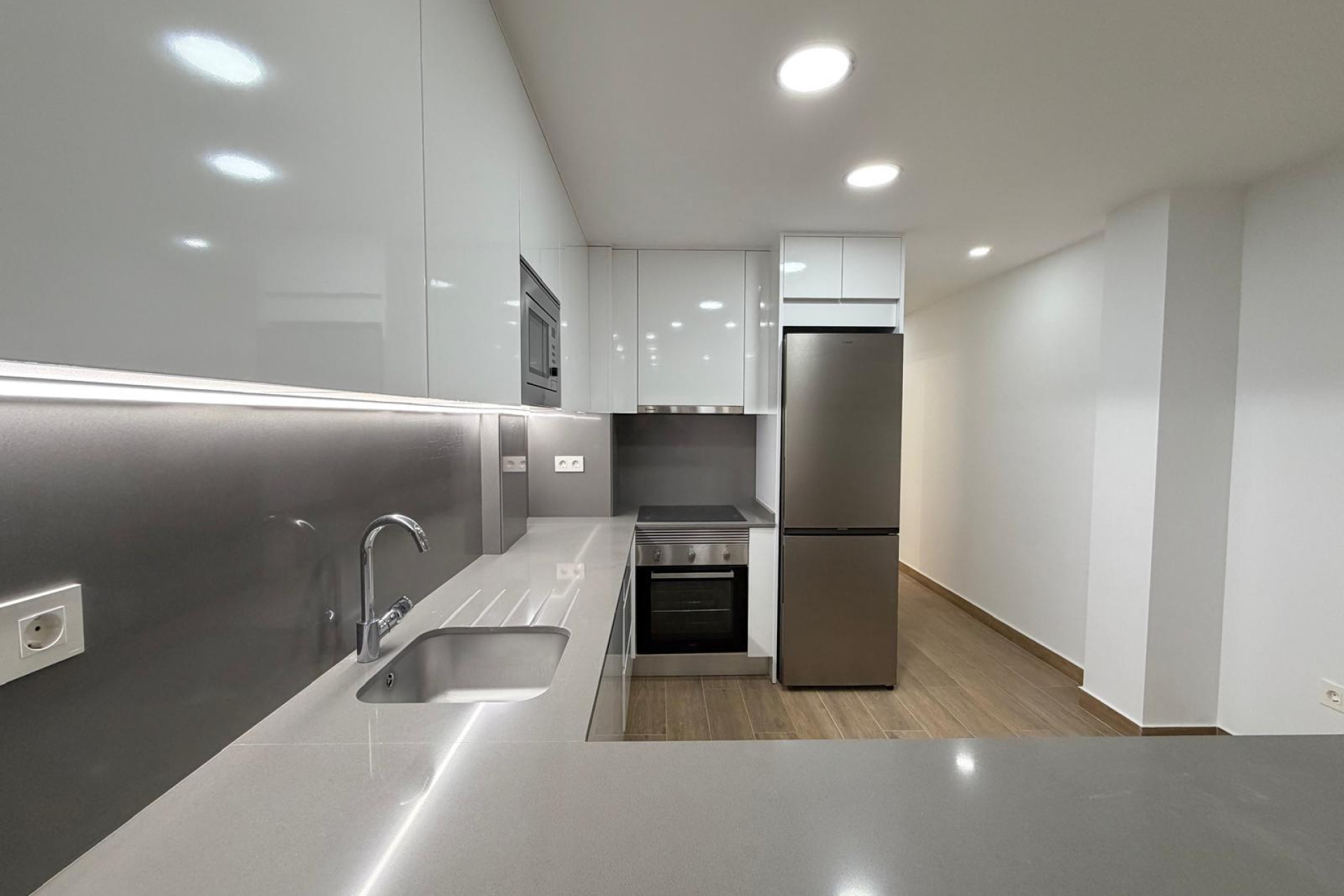 Resale - Apartment  - Torrevieja - Estacion de autobuses