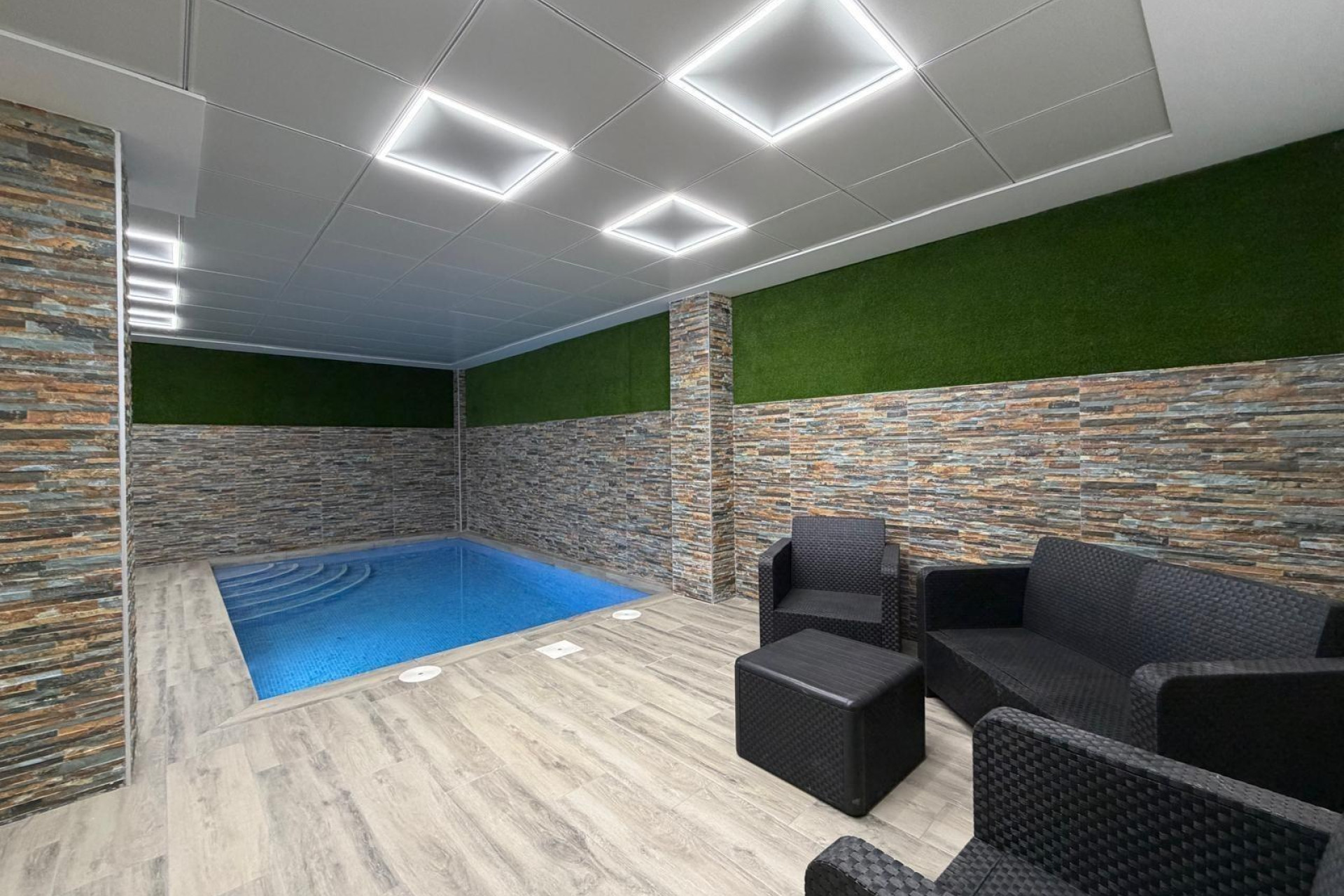 Resale - Apartment  - Torrevieja - Estacion de autobuses