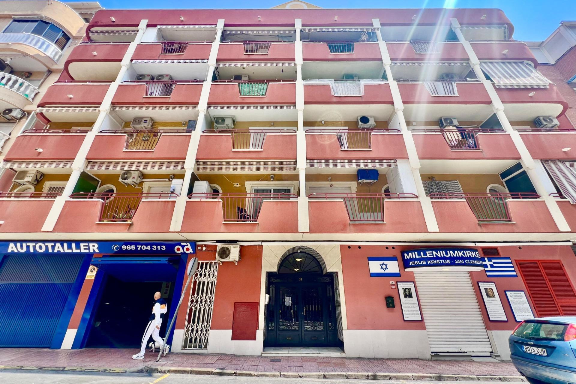 Resale - Apartment  - Torrevieja - Habaneras