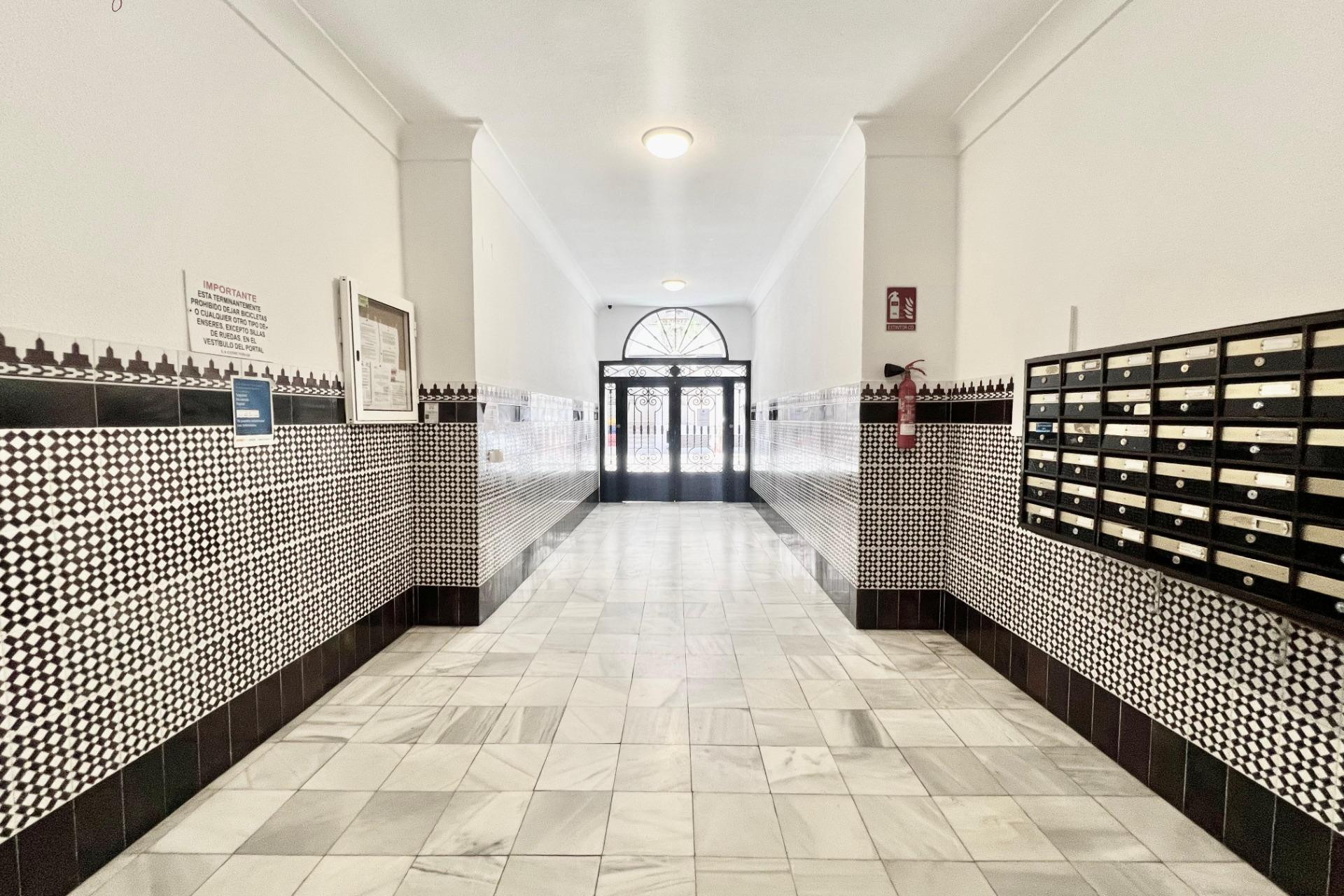 Resale - Apartment  - Torrevieja - Habaneras