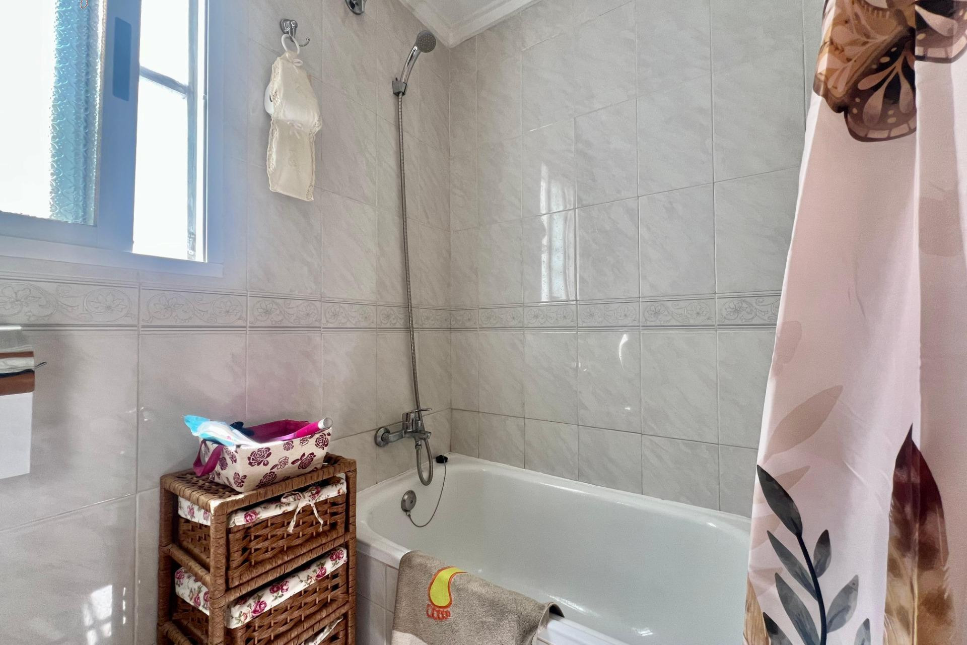 Resale - Apartment  - Torrevieja - Habaneras