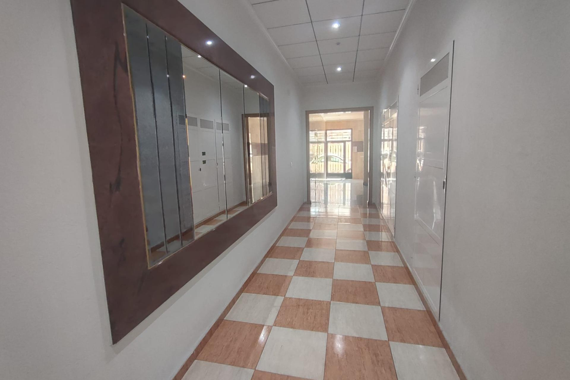 Resale - Apartment  - Torrevieja - Habaneras