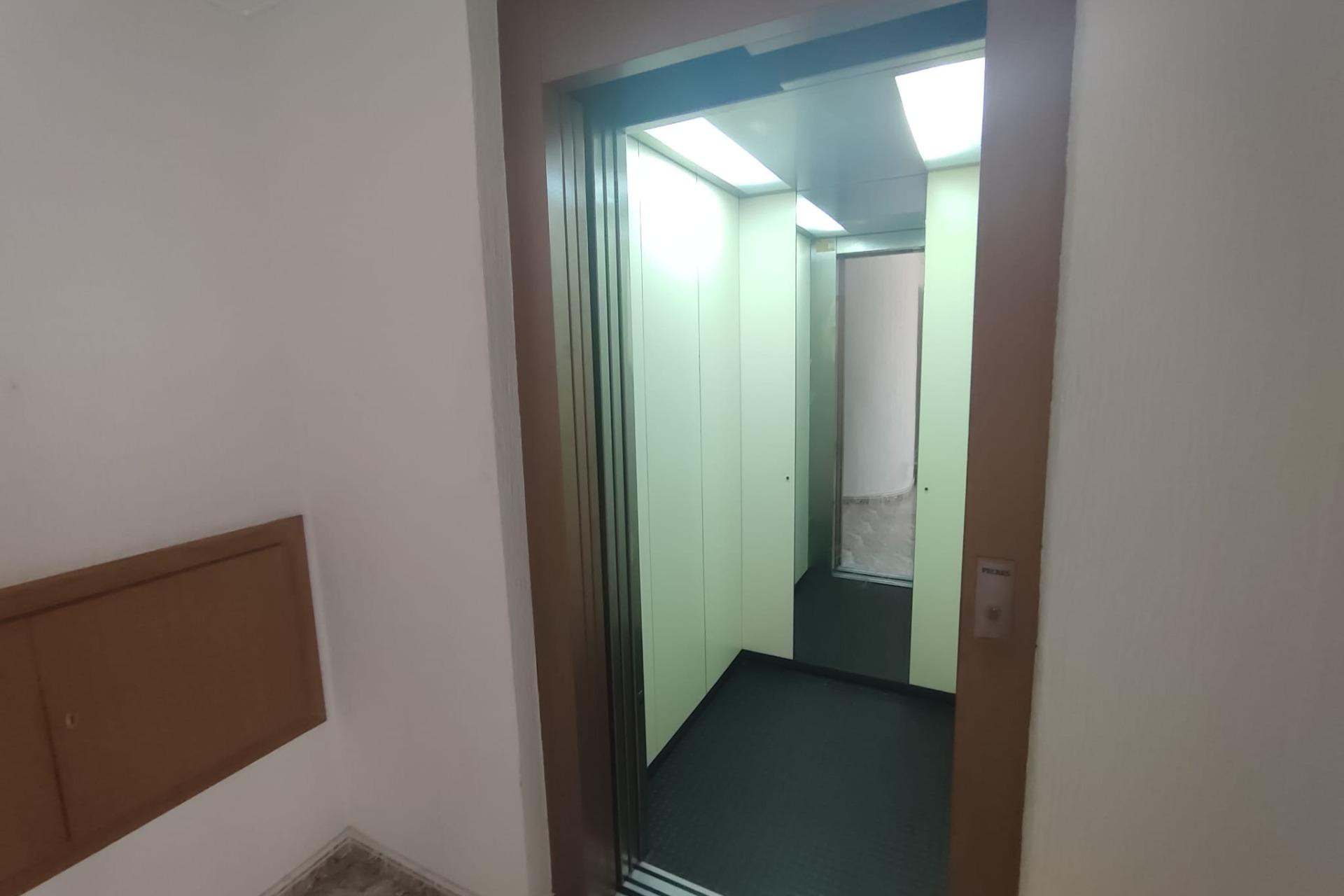 Resale - Apartment  - Torrevieja - Habaneras