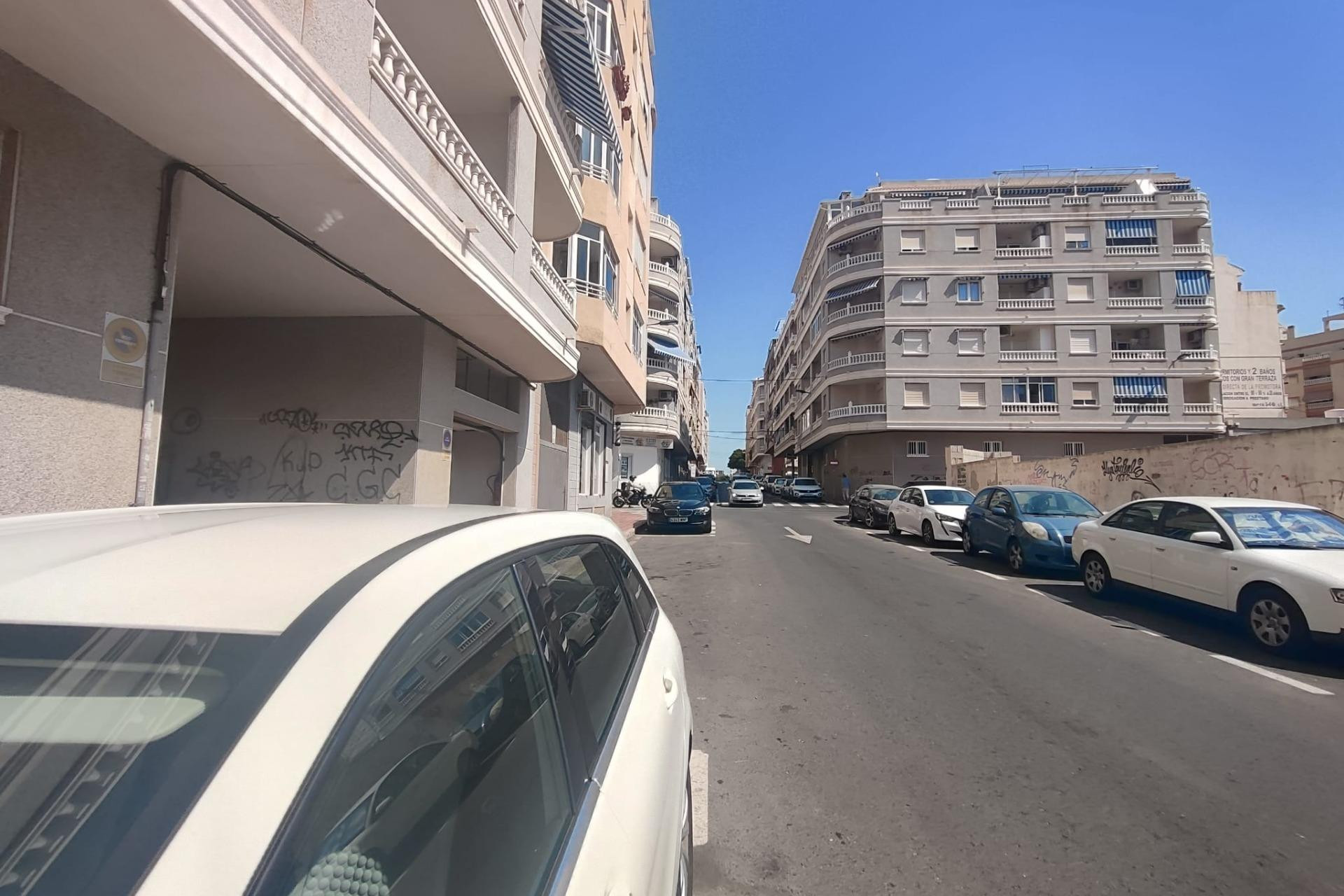 Resale - Apartment  - Torrevieja - Habaneras