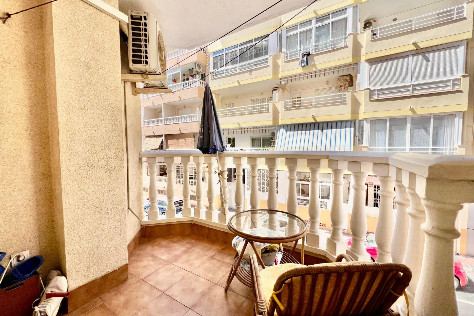 Resale - Apartment  - Torrevieja - Habaneras
