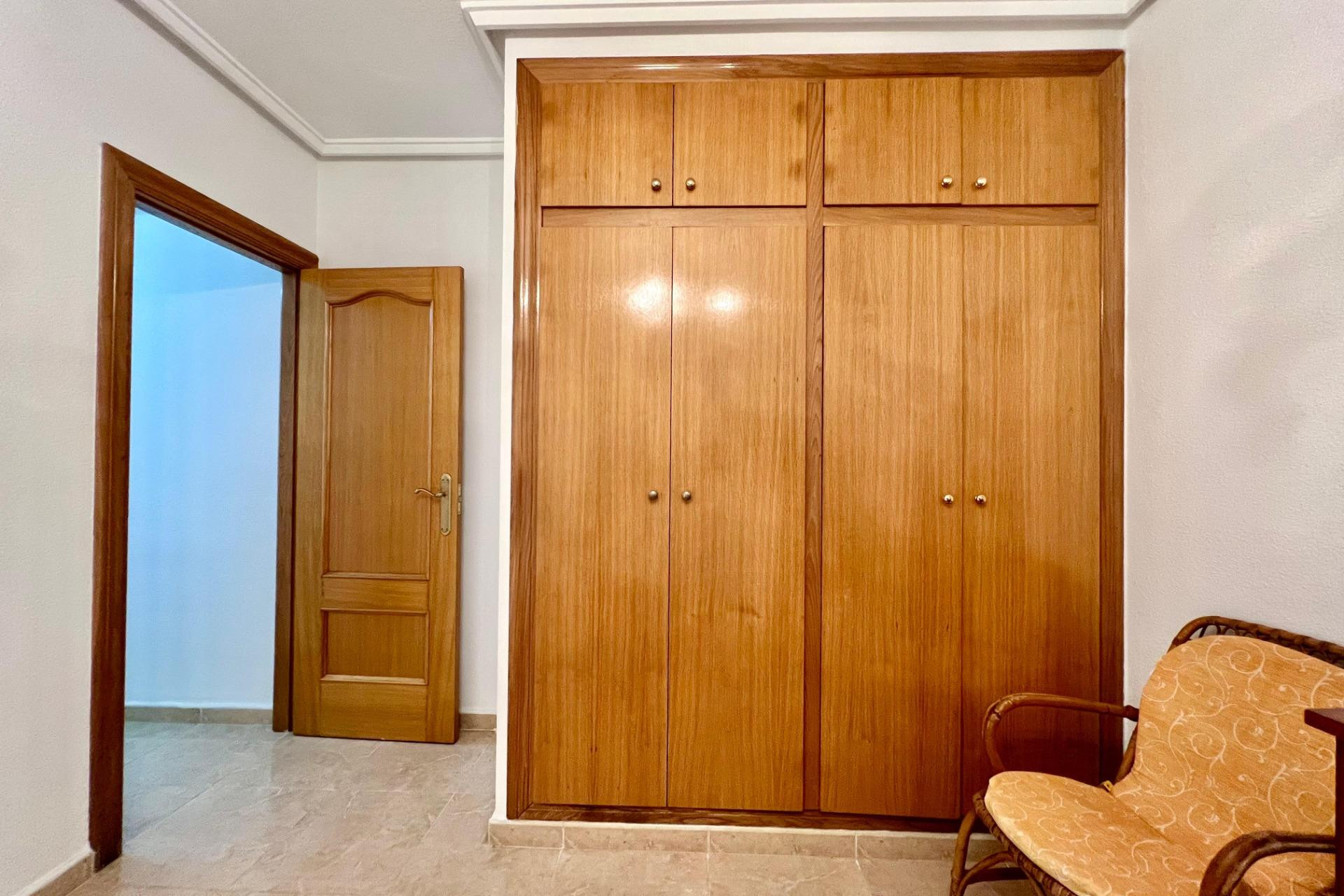 Resale - Apartment  - Torrevieja - Habaneras