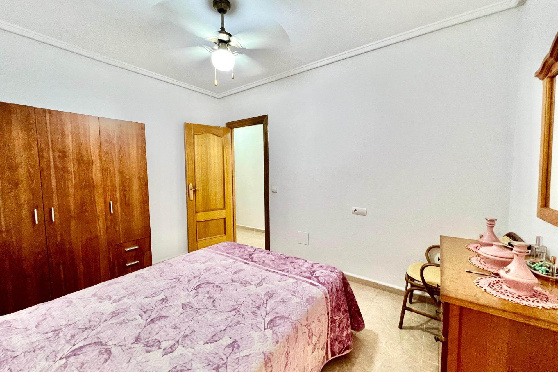 Resale - Apartment  - Torrevieja - Habaneras