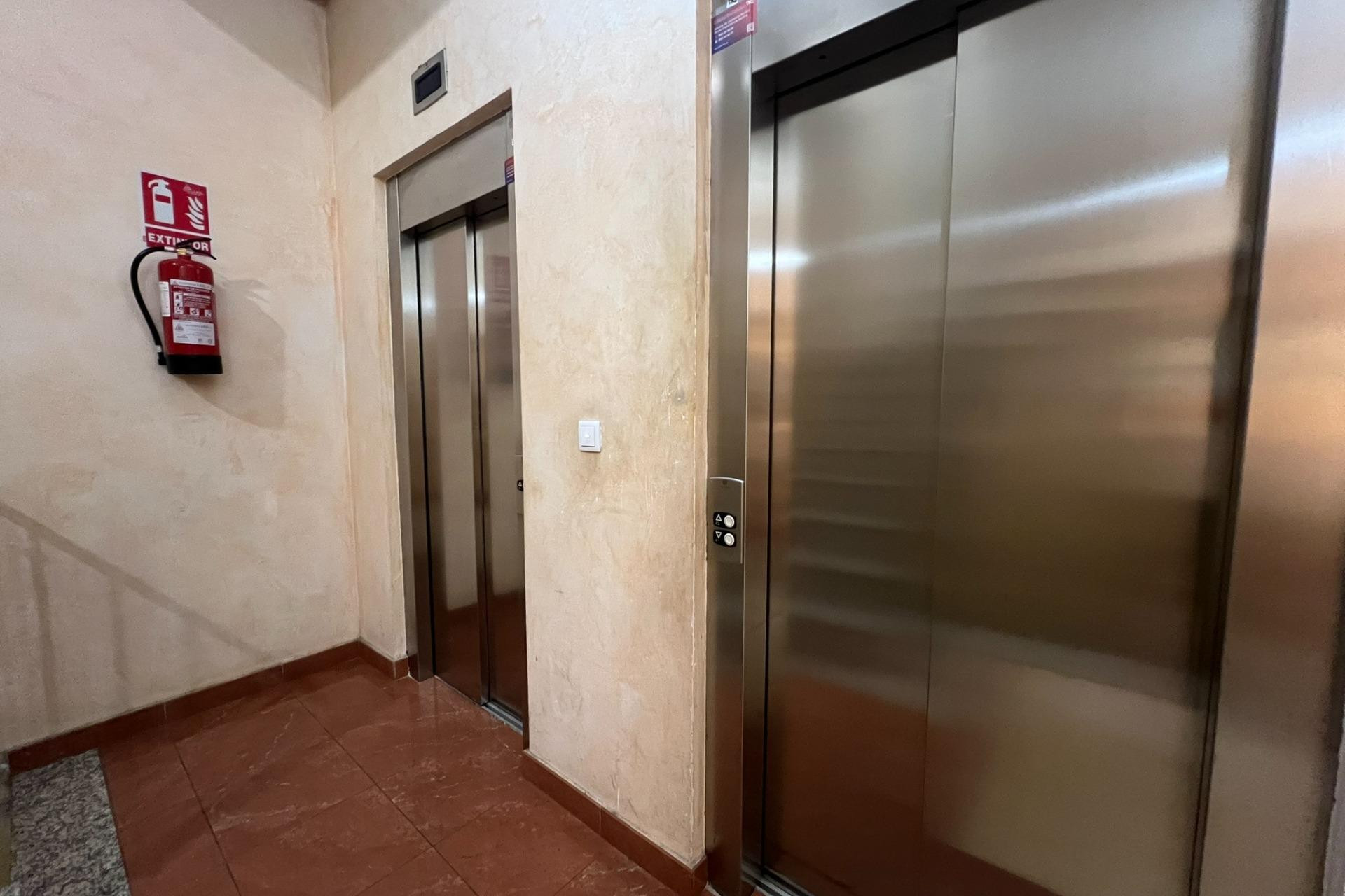 Resale - Apartment  - Torrevieja - Habaneras