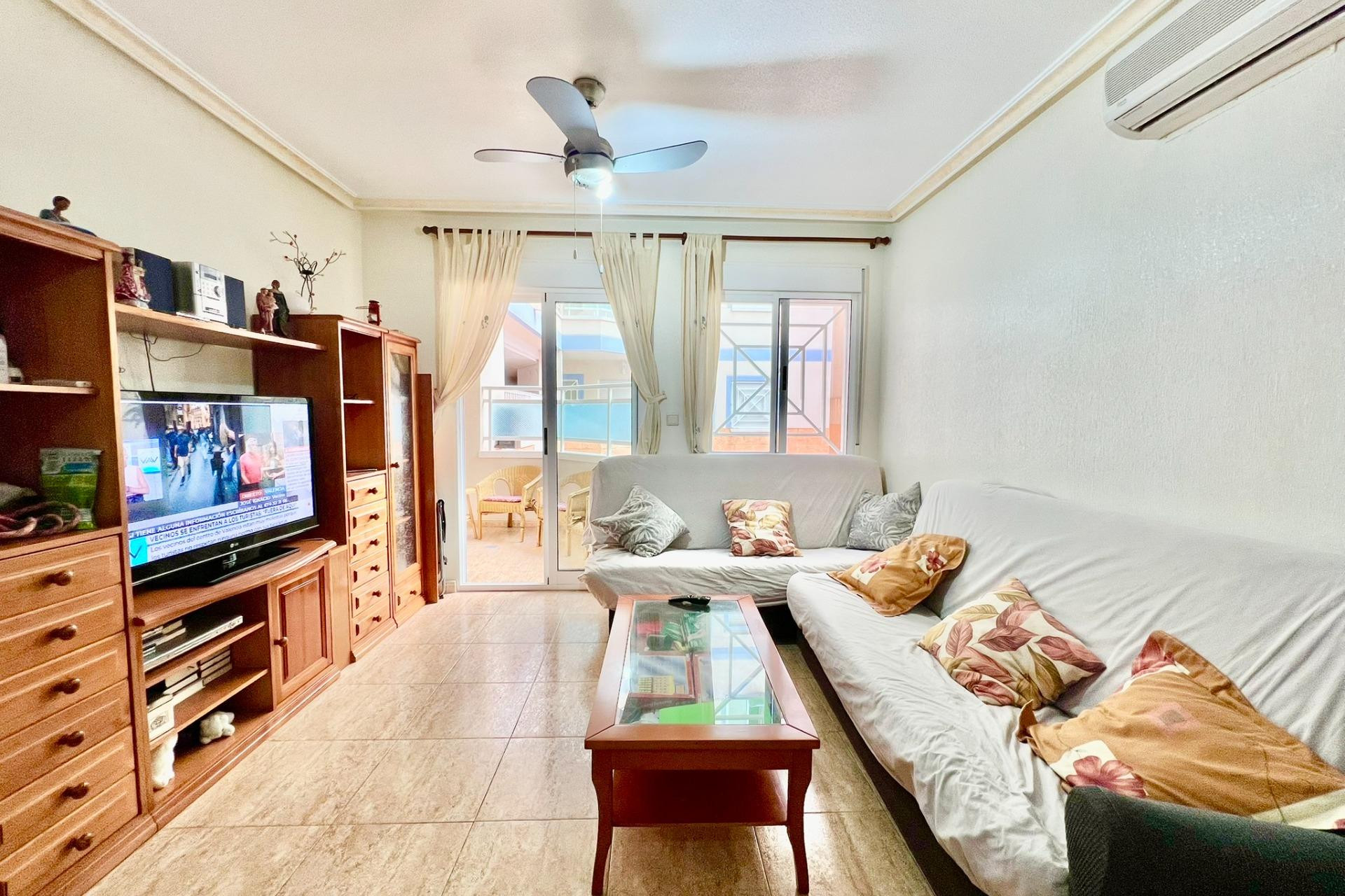 Resale - Apartment  - Torrevieja - Habaneras