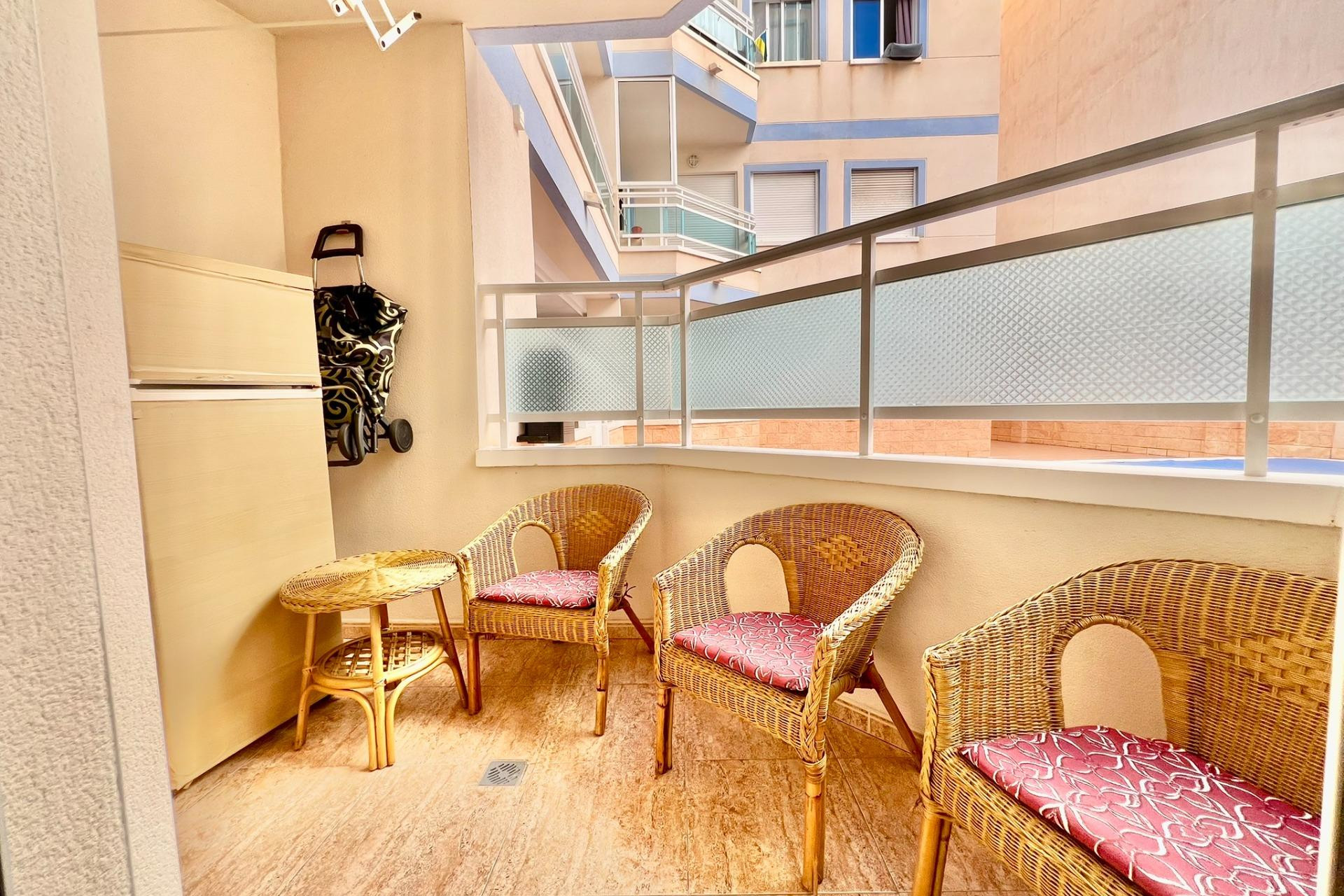 Resale - Apartment  - Torrevieja - Habaneras