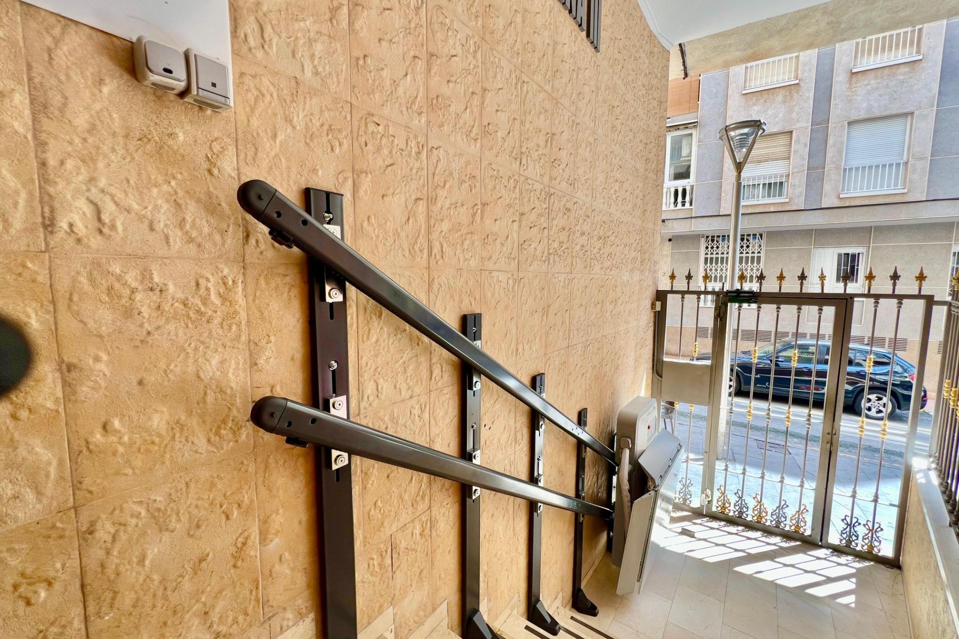 Resale - Apartment  - Torrevieja - Habaneras