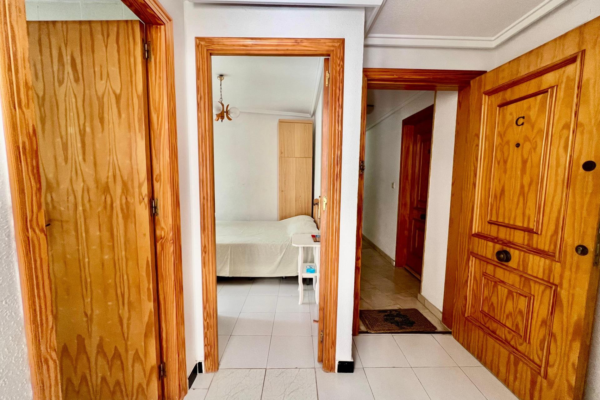 Resale - Apartment  - Torrevieja - Habaneras