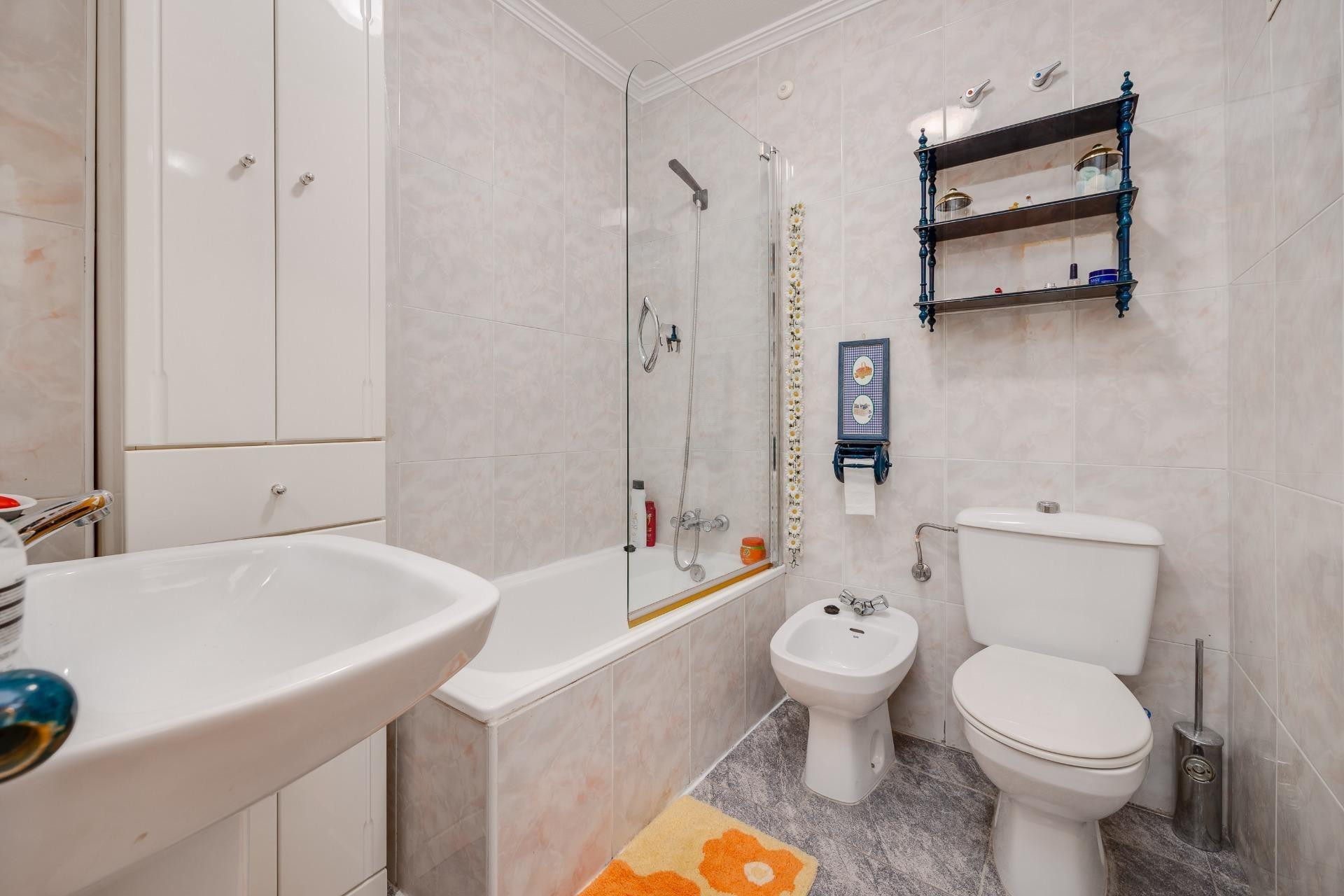 Resale - Apartment  - Torrevieja - Habaneras