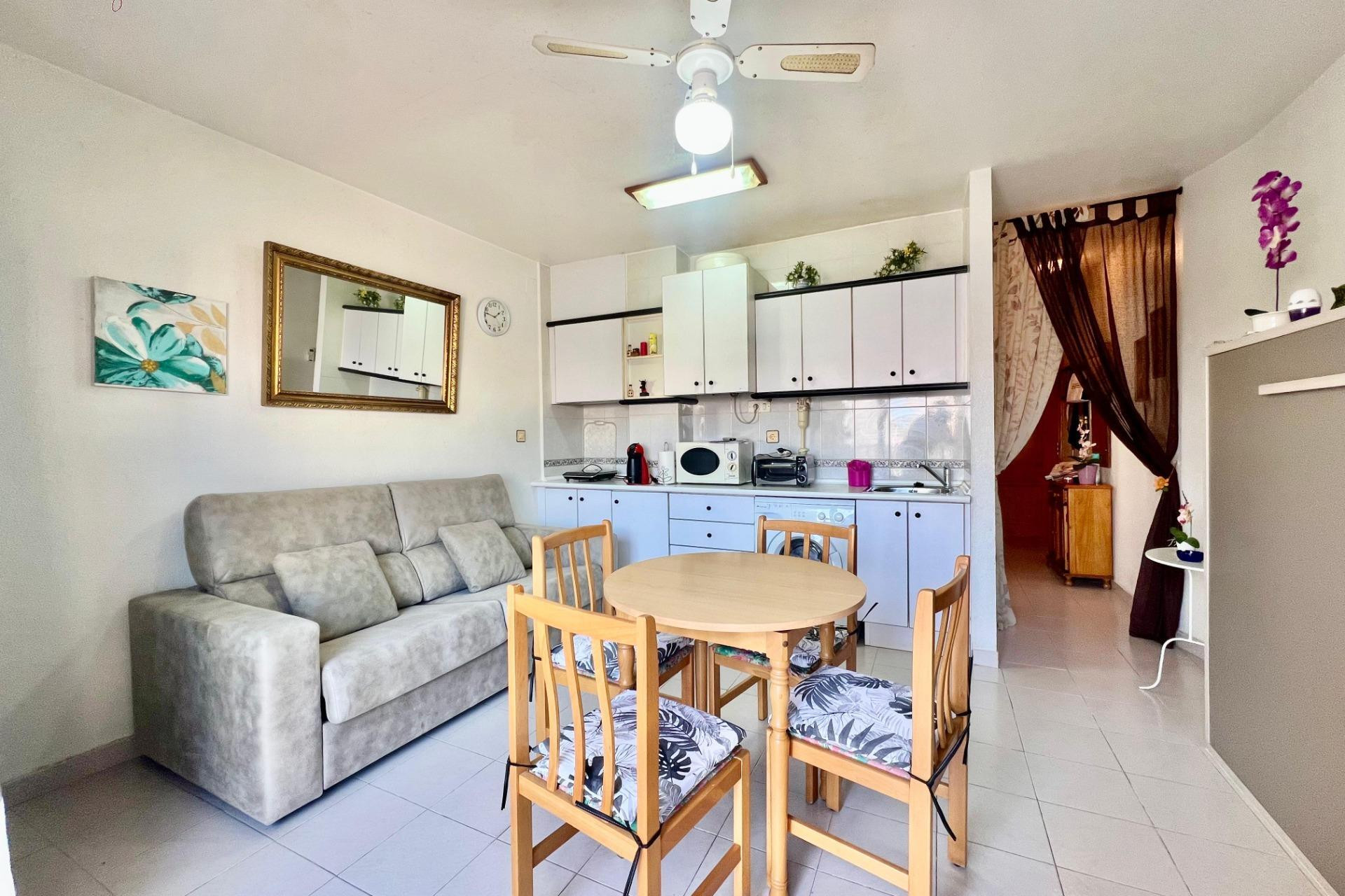 Resale - Apartment  - Torrevieja - Habaneras