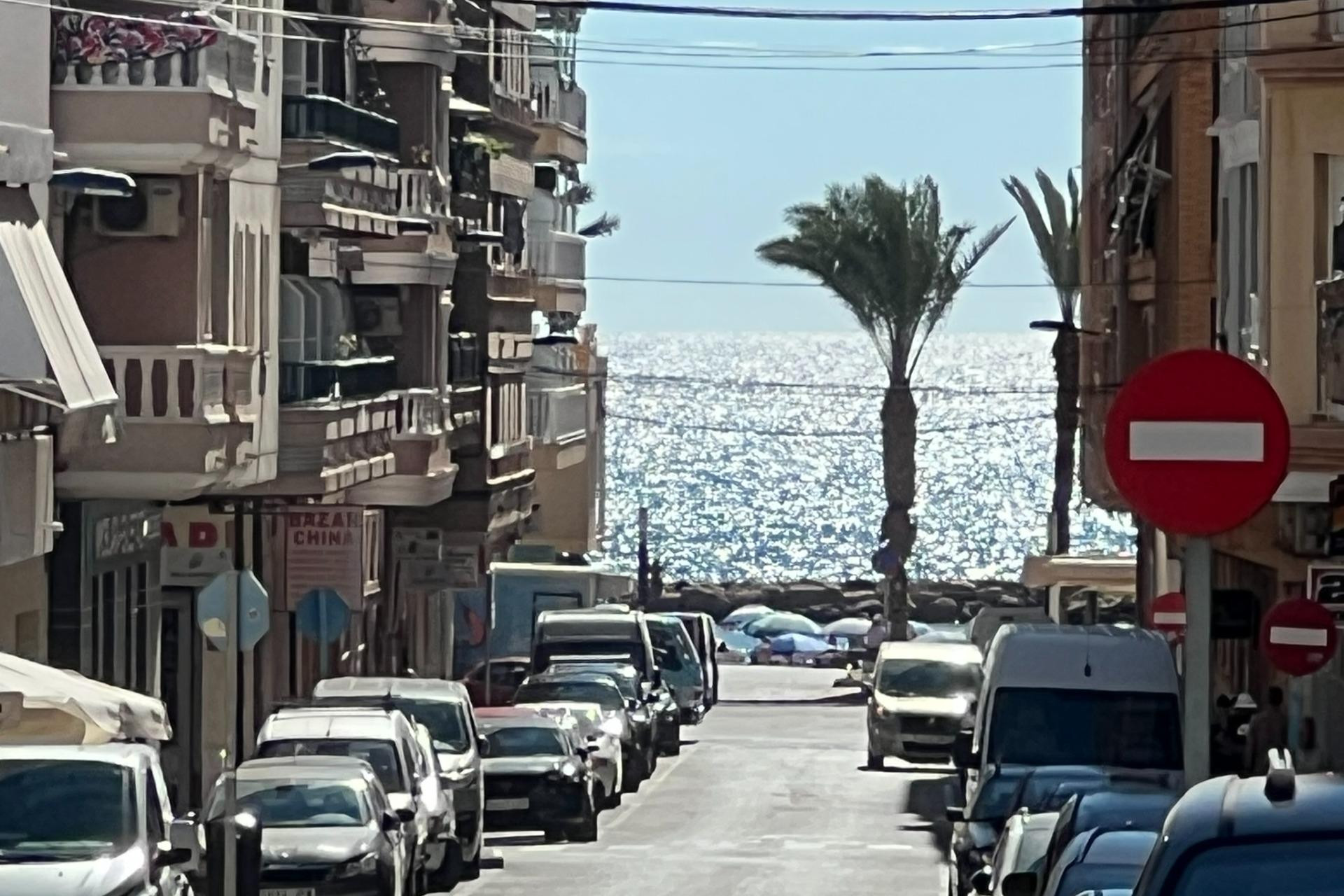 Resale - Apartment  - Torrevieja - Habaneras