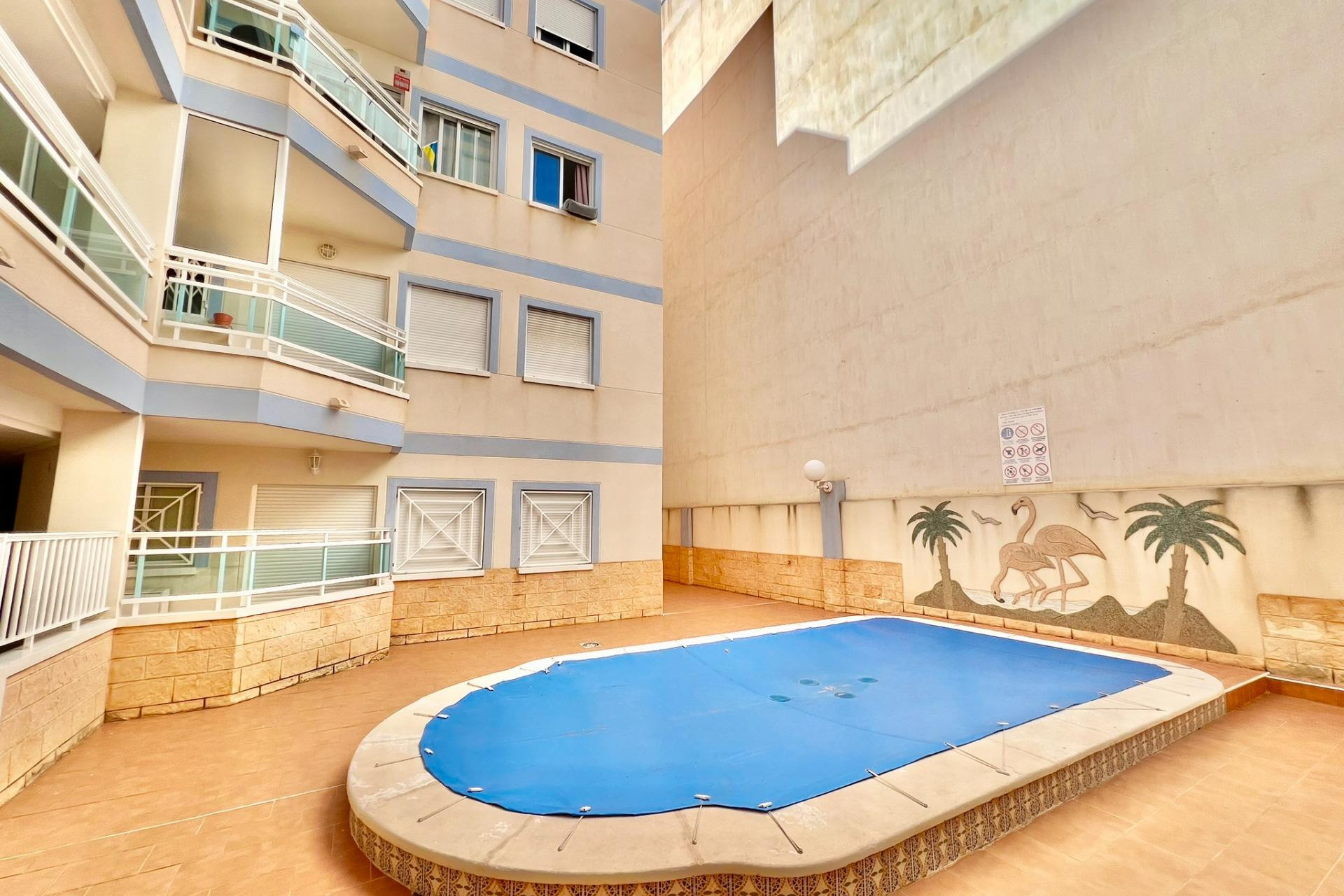 Resale - Apartment  - Torrevieja - Habaneras