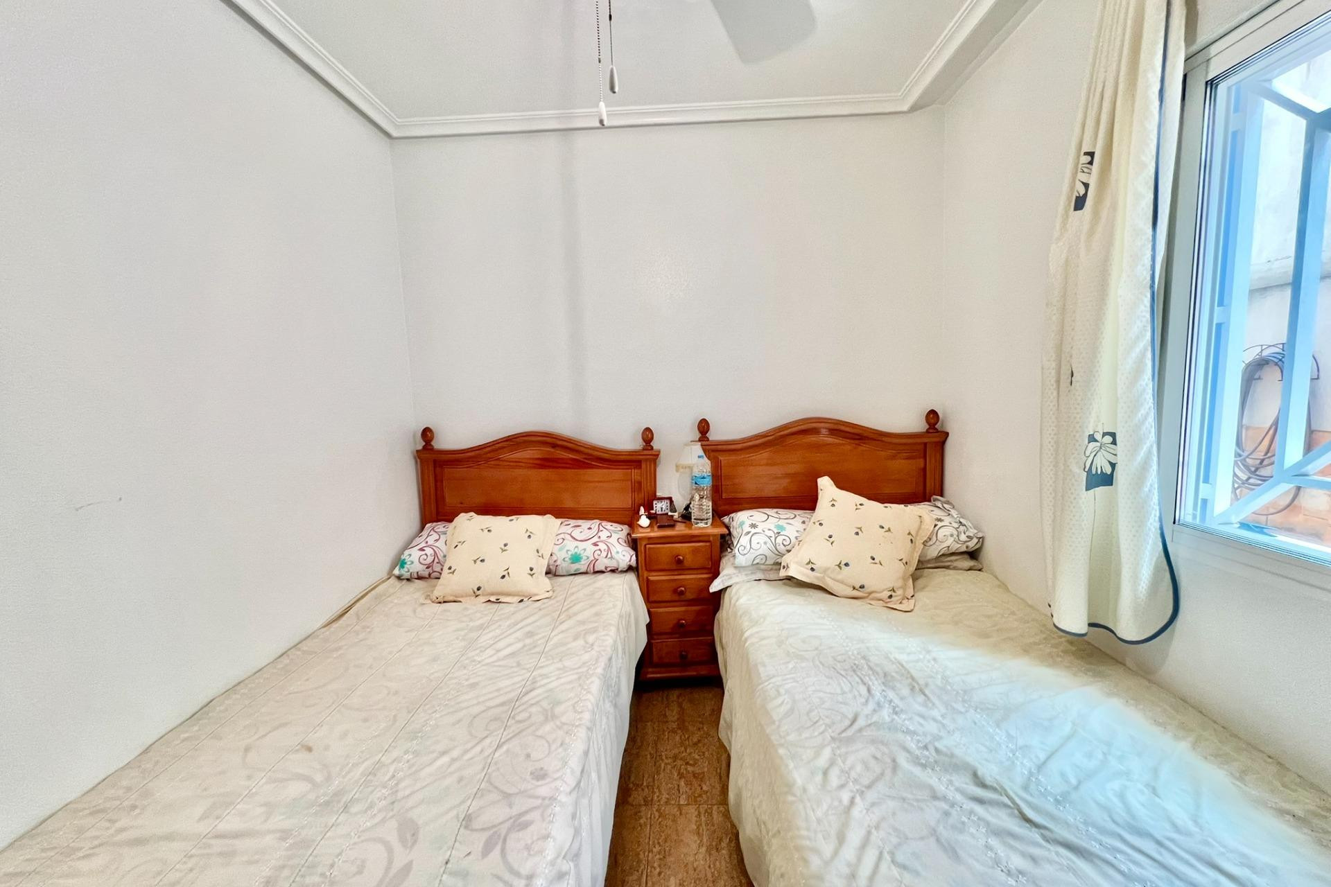 Resale - Apartment  - Torrevieja - Habaneras