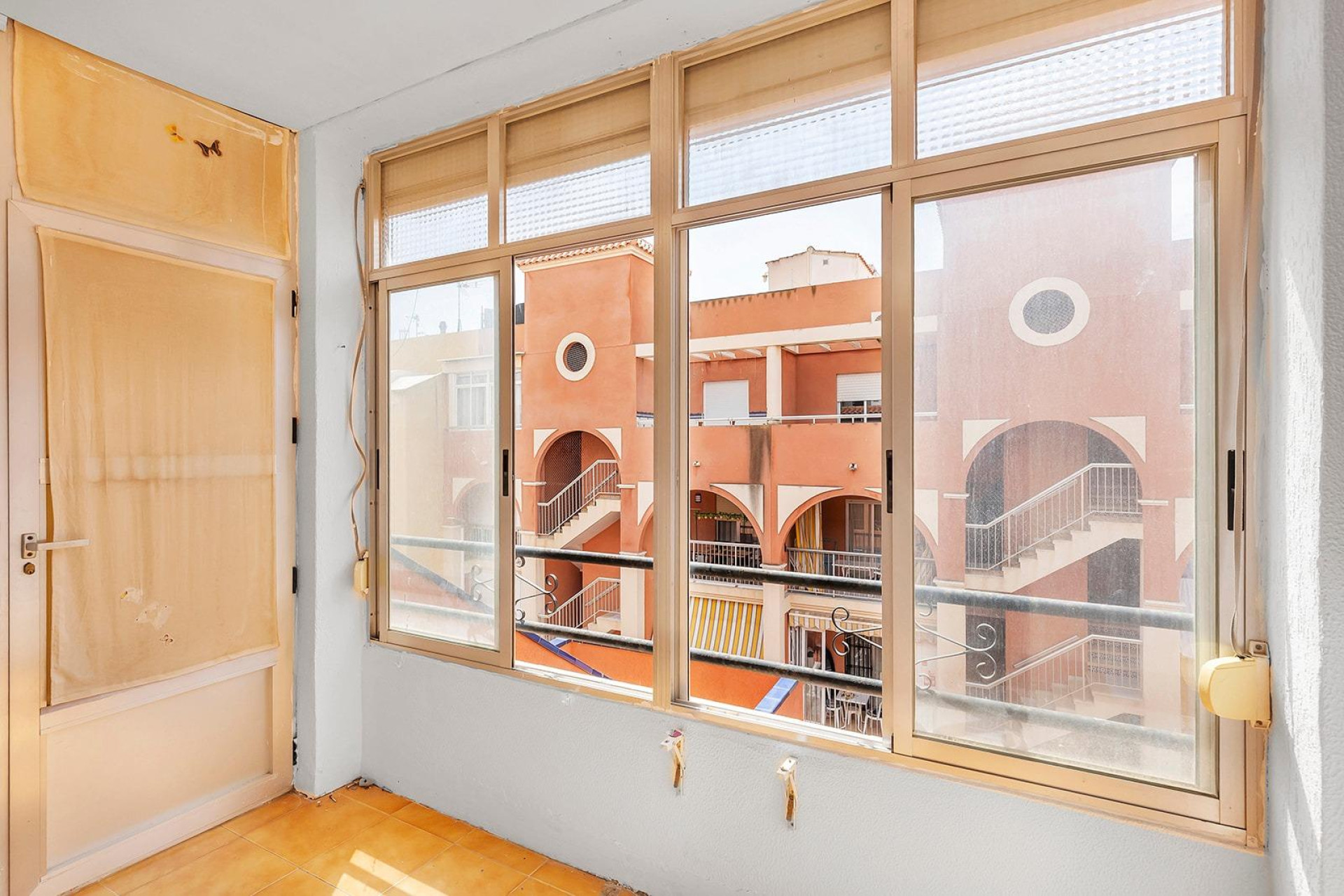 Resale - Apartment  - Torrevieja - La Mata pueblo
