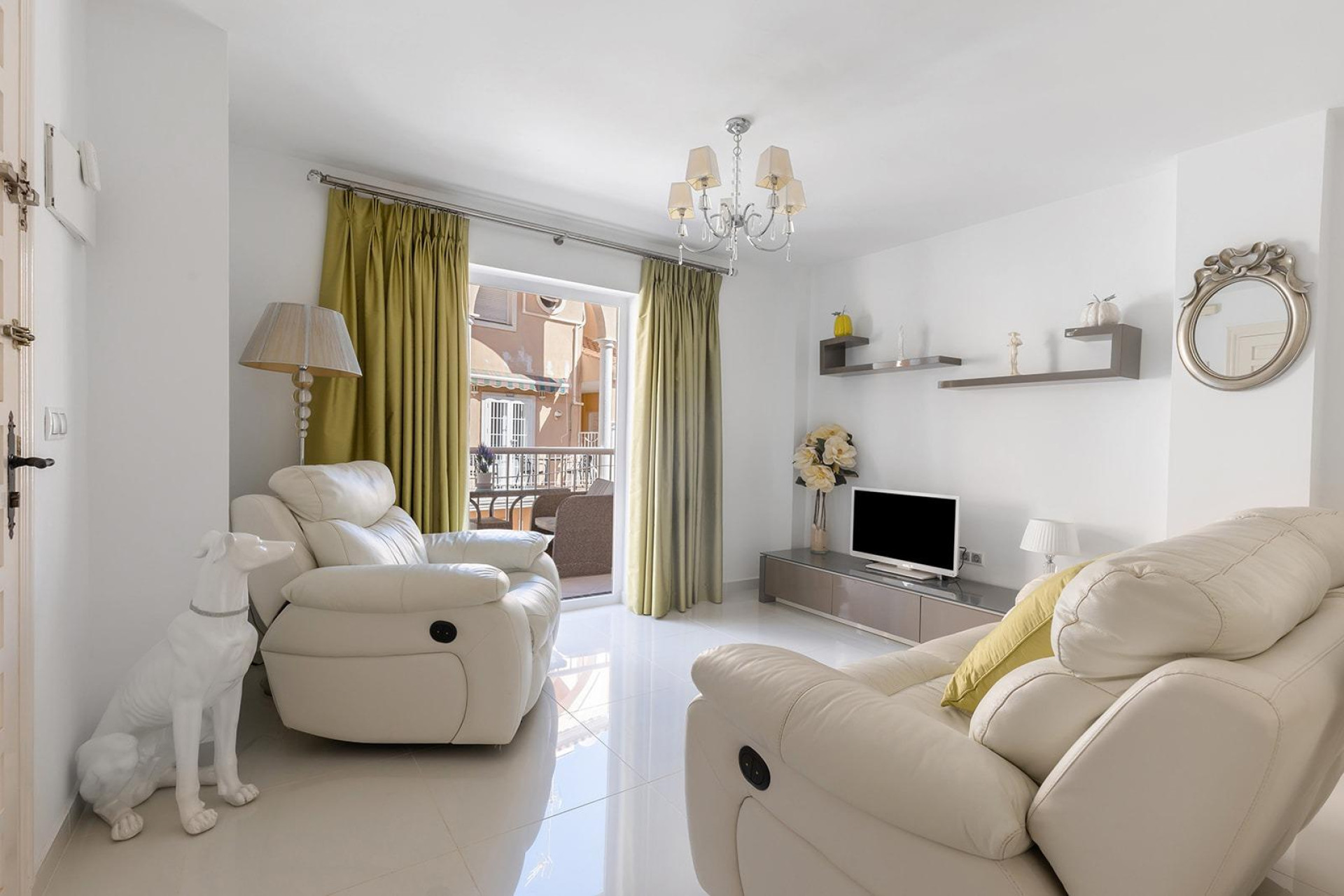 Resale - Apartment  - Torrevieja - La Mata pueblo